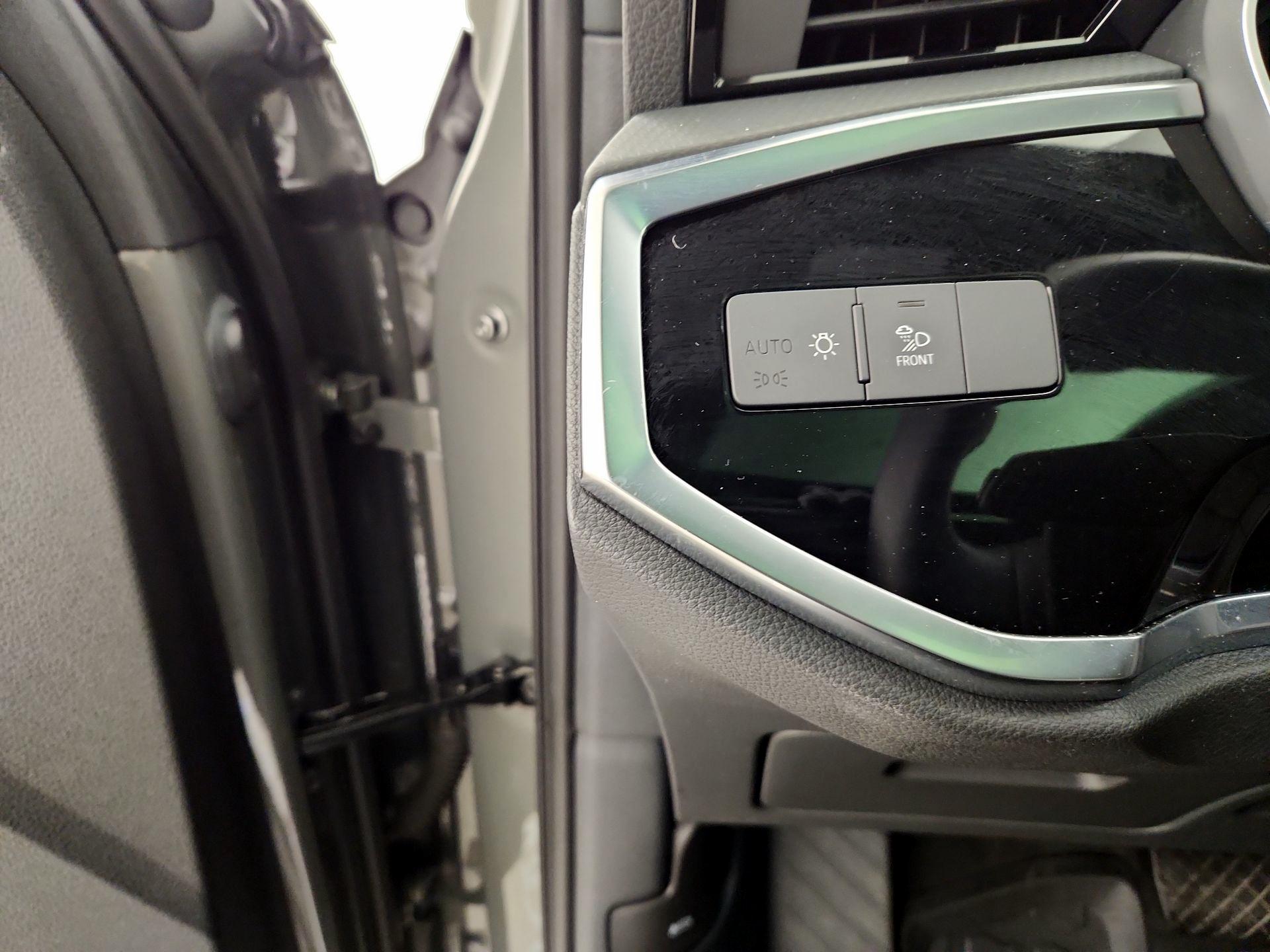 Thumbnail: 2023 Audi Q3 - 13