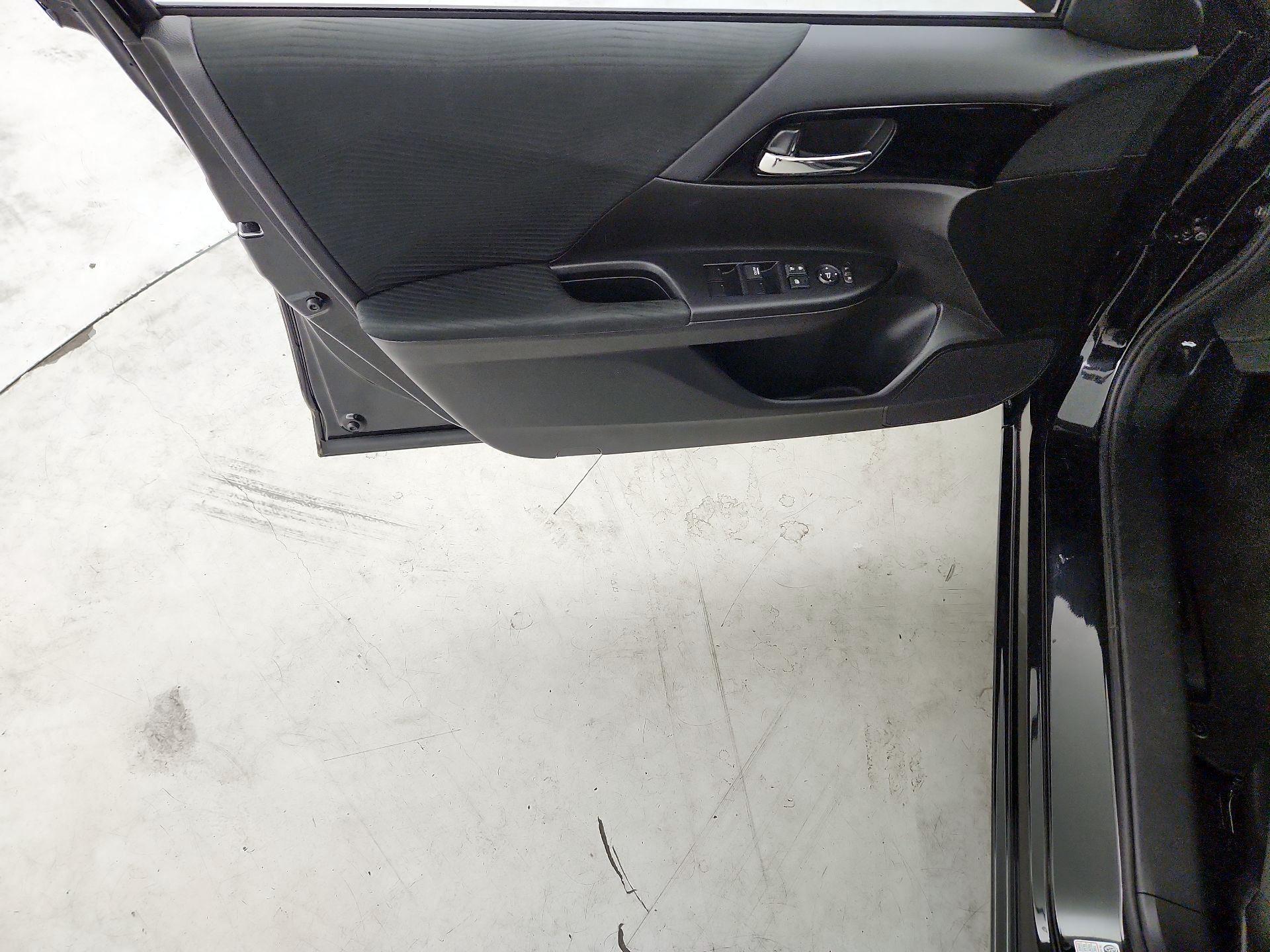 Thumbnail: 2016 Honda Accord - 12