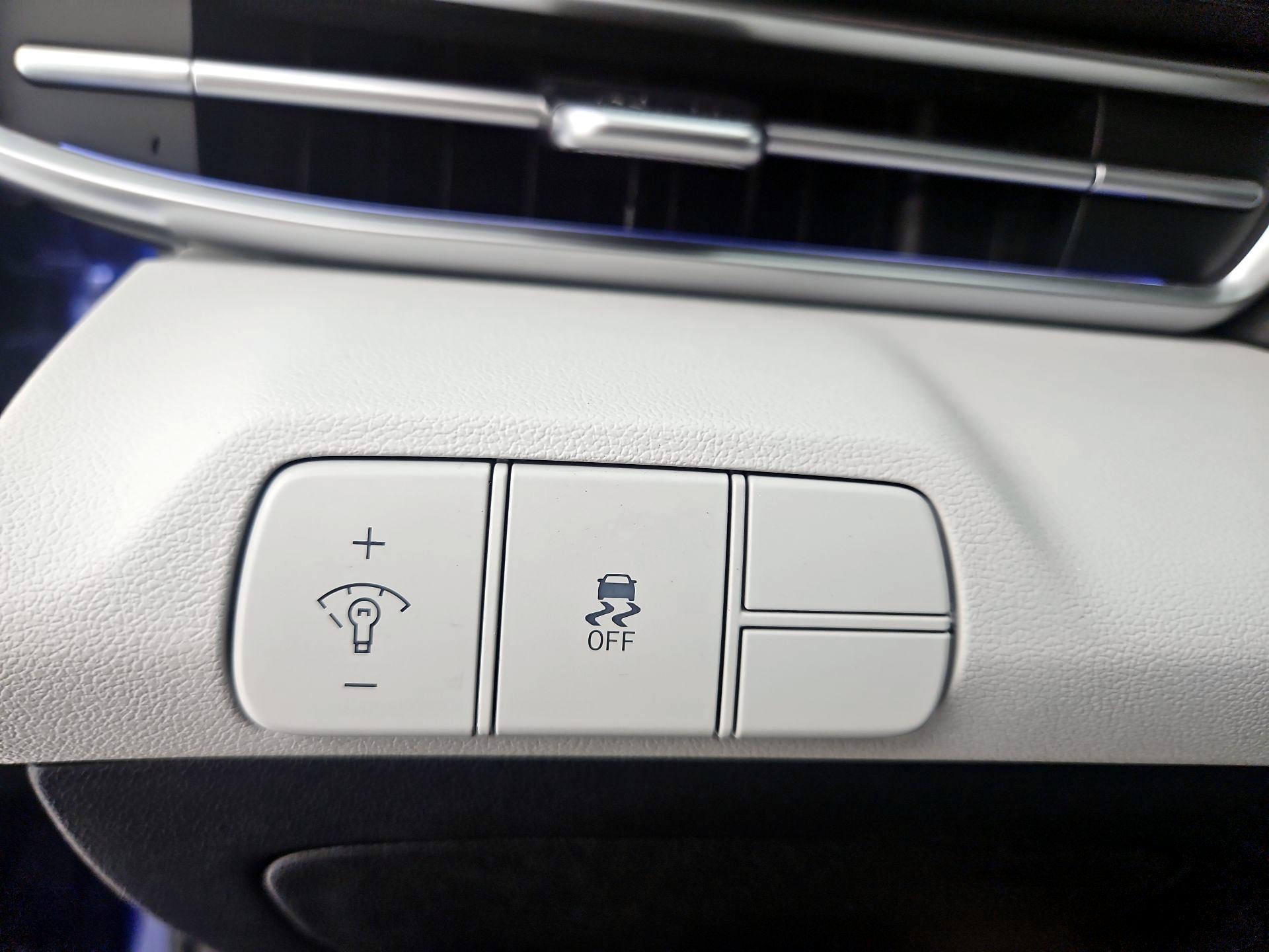 Thumbnail: 2024 Hyundai Elantra - 13