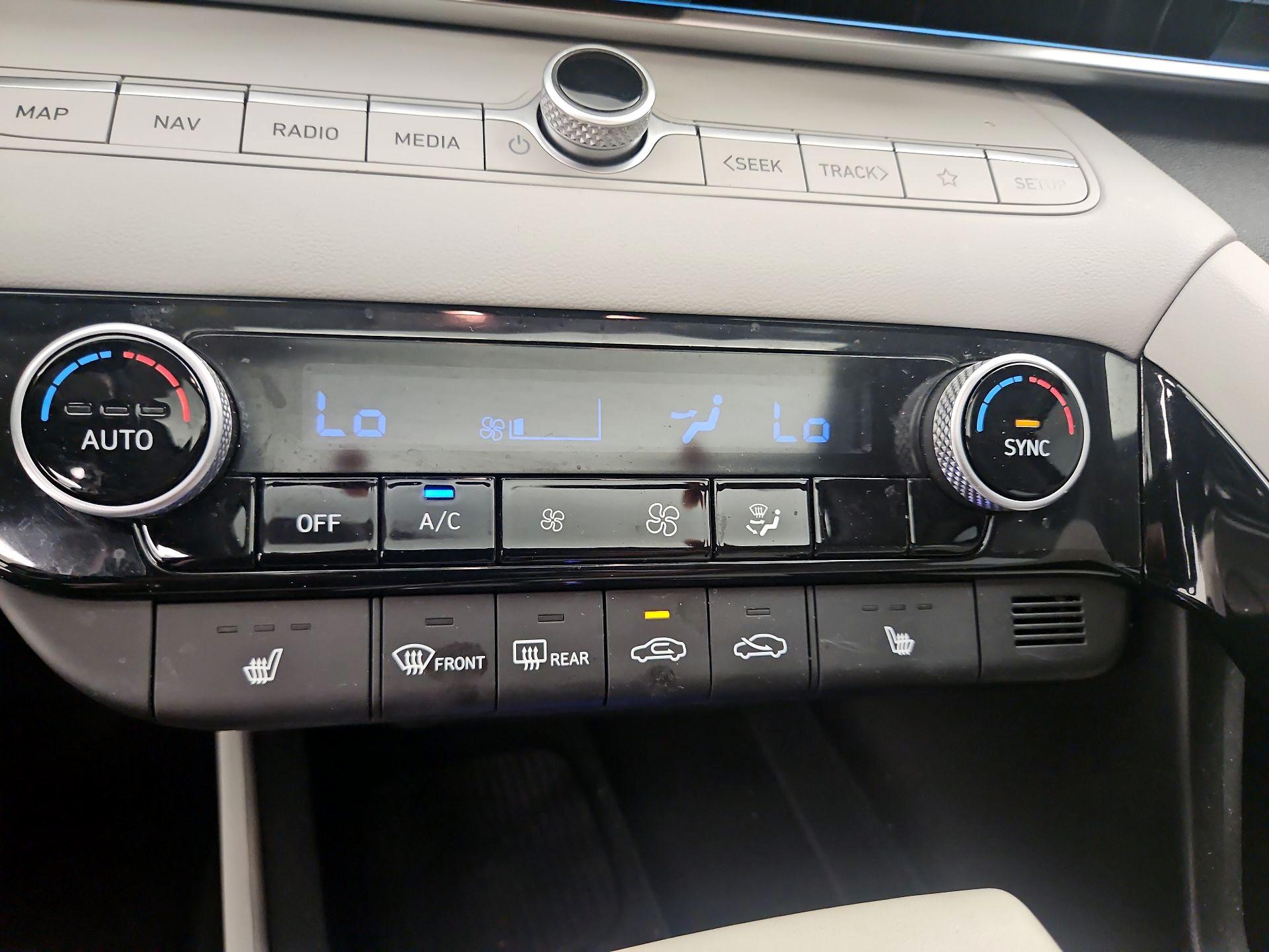 Thumbnail: 2024 Hyundai Elantra - 17