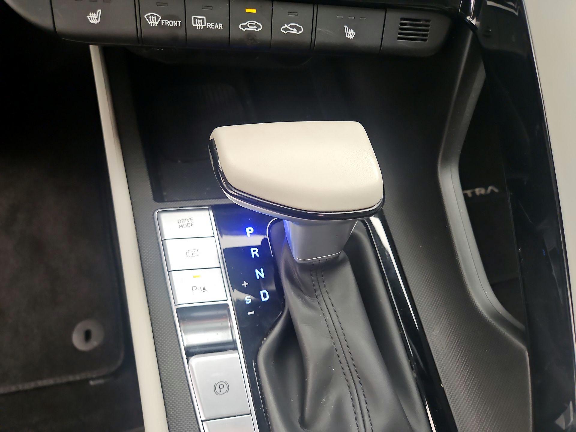Thumbnail: 2024 Hyundai Elantra - 18