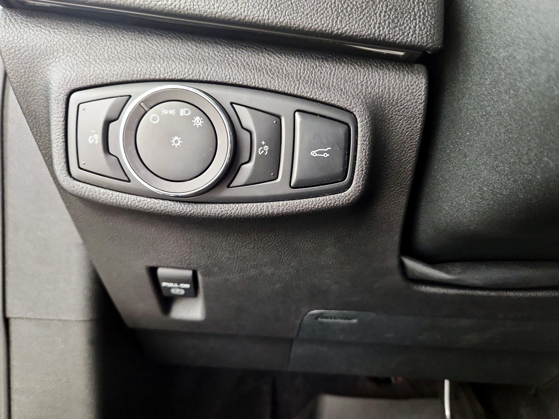 Thumbnail: 2018 Lincoln MKC - 13