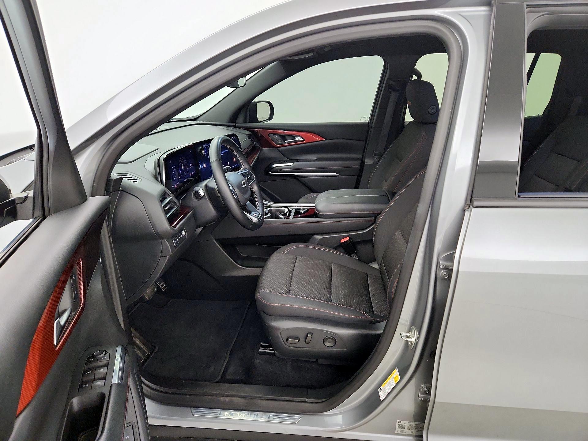 Thumbnail: 2024 Chevrolet Traverse - 11