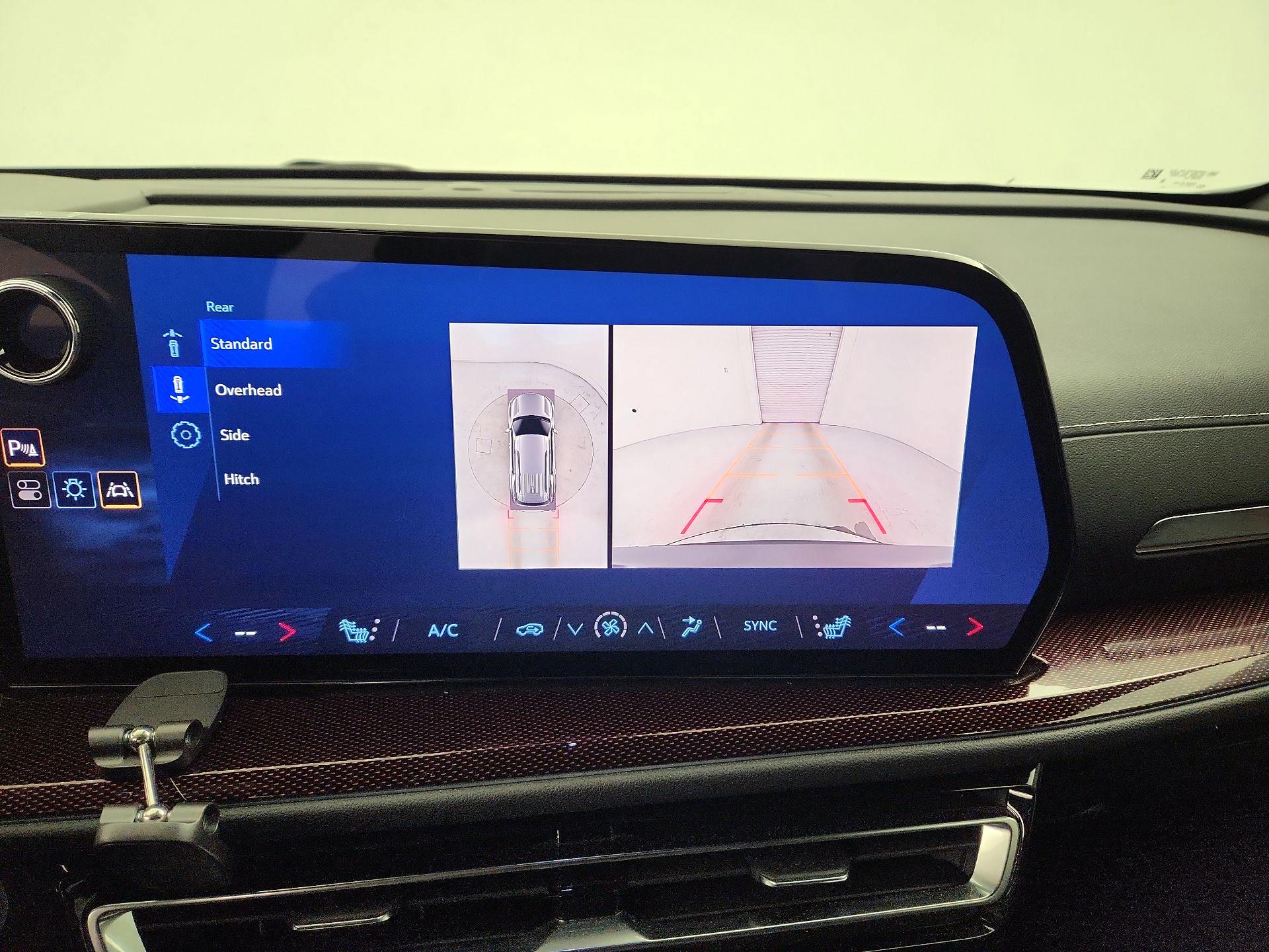 Thumbnail: 2024 Chevrolet Traverse - 14