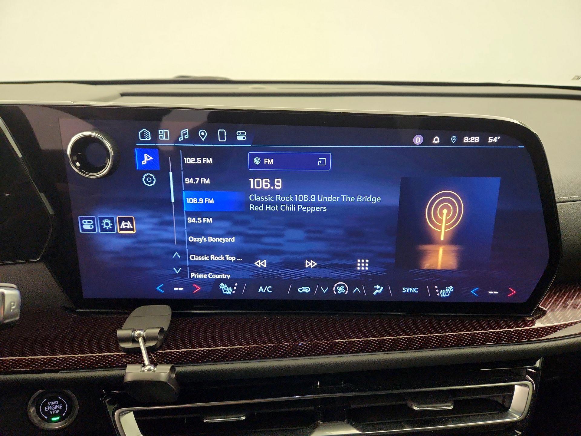 Thumbnail: 2024 Chevrolet Traverse - 15