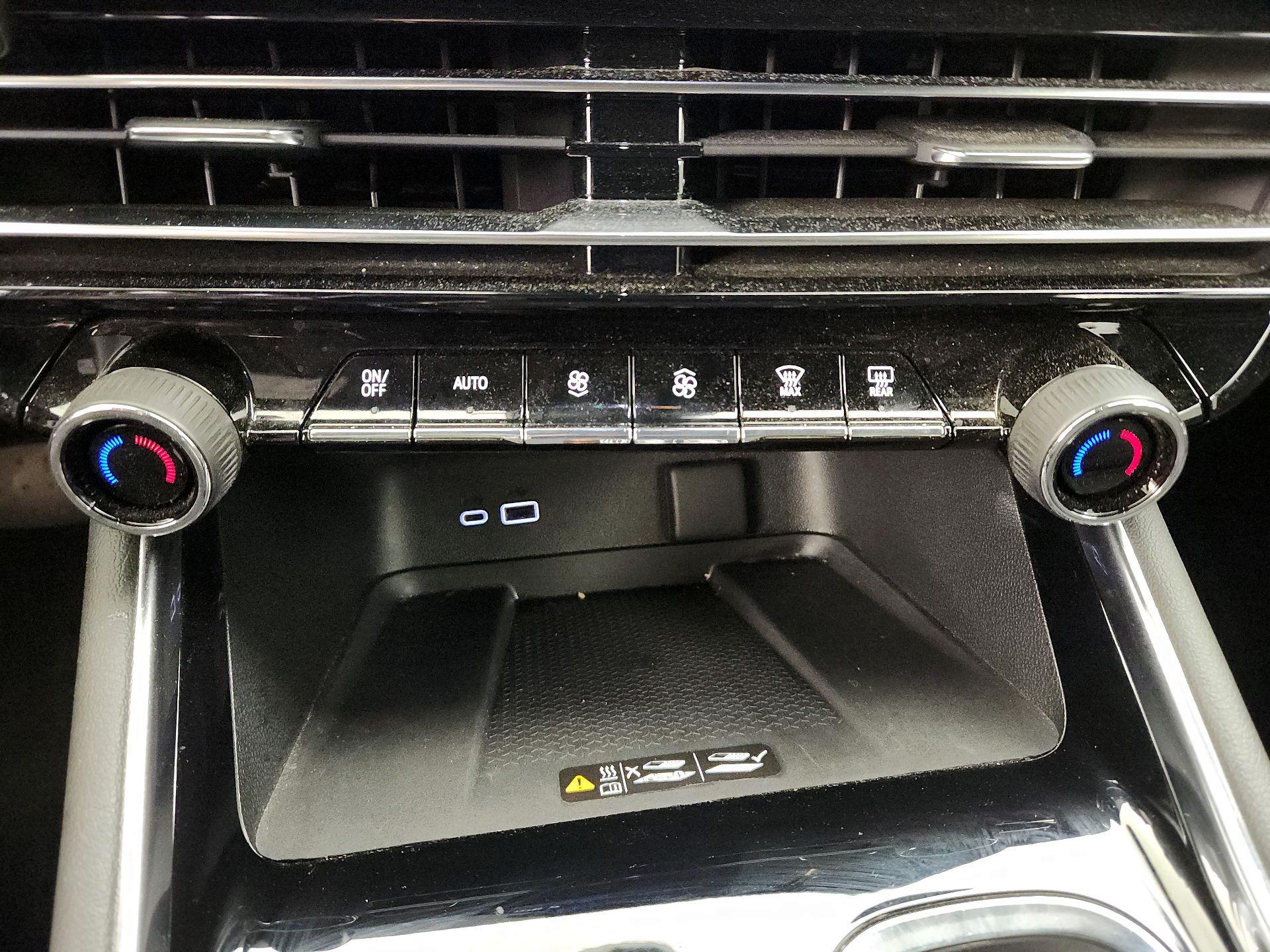 Thumbnail: 2024 Chevrolet Traverse - 16