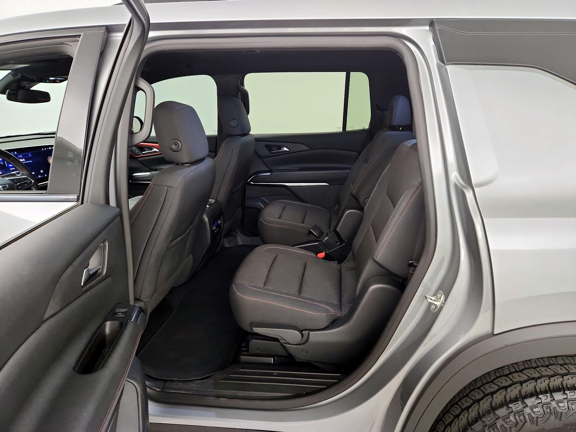 Thumbnail: 2024 Chevrolet Traverse - 19