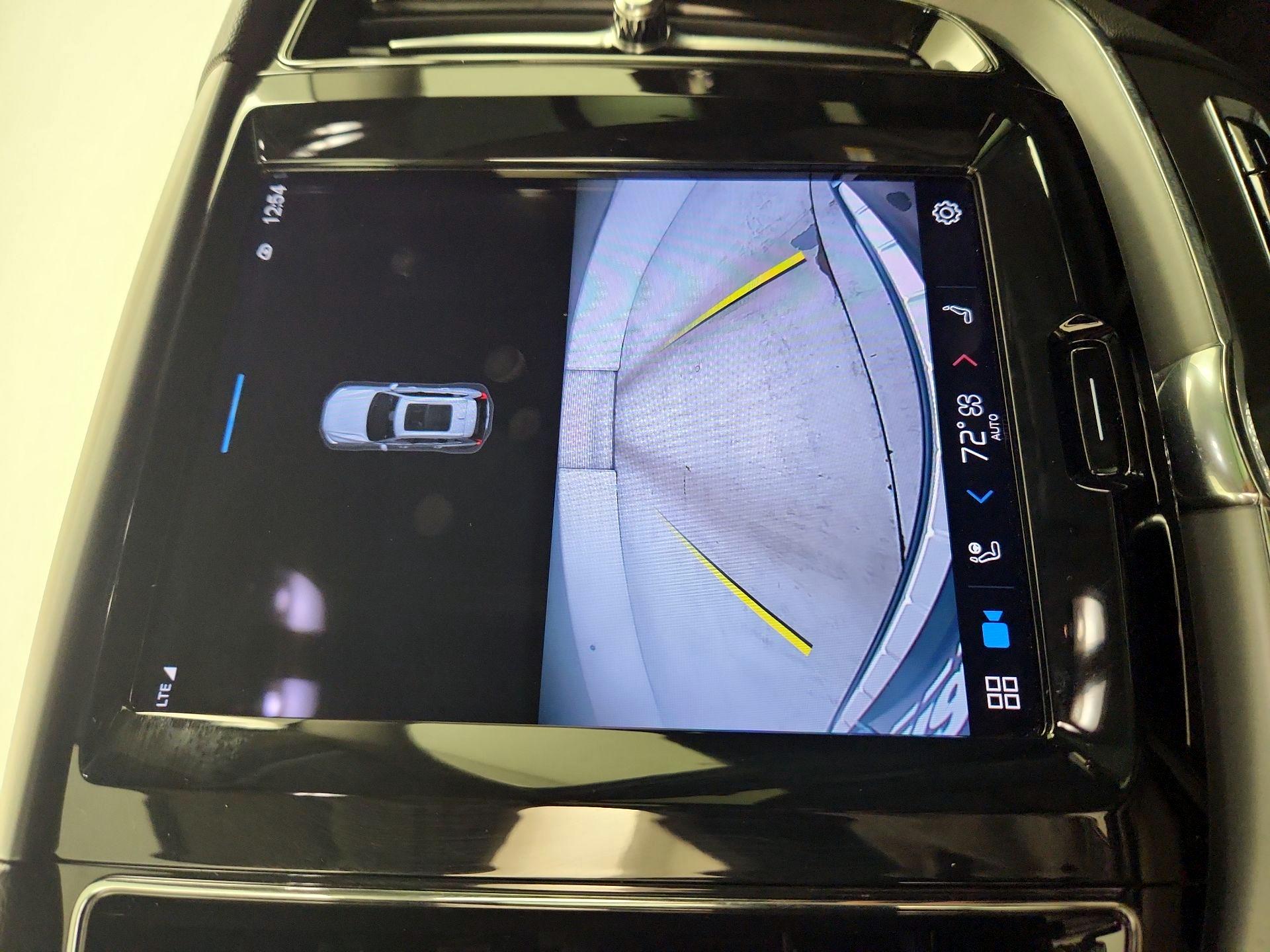 Thumbnail: 2023 Volvo XC60 - 14