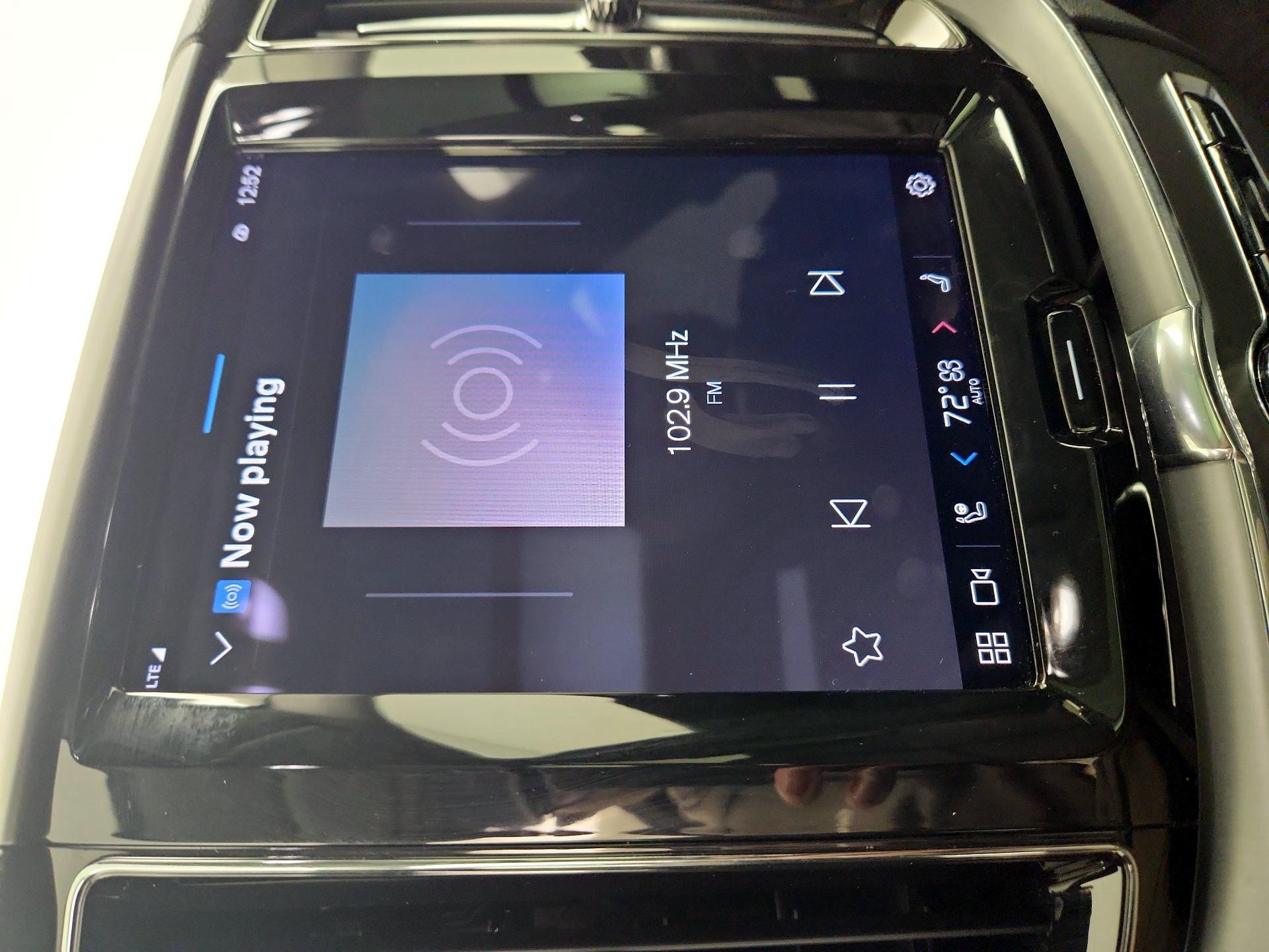 Thumbnail: 2023 Volvo XC60 - 15