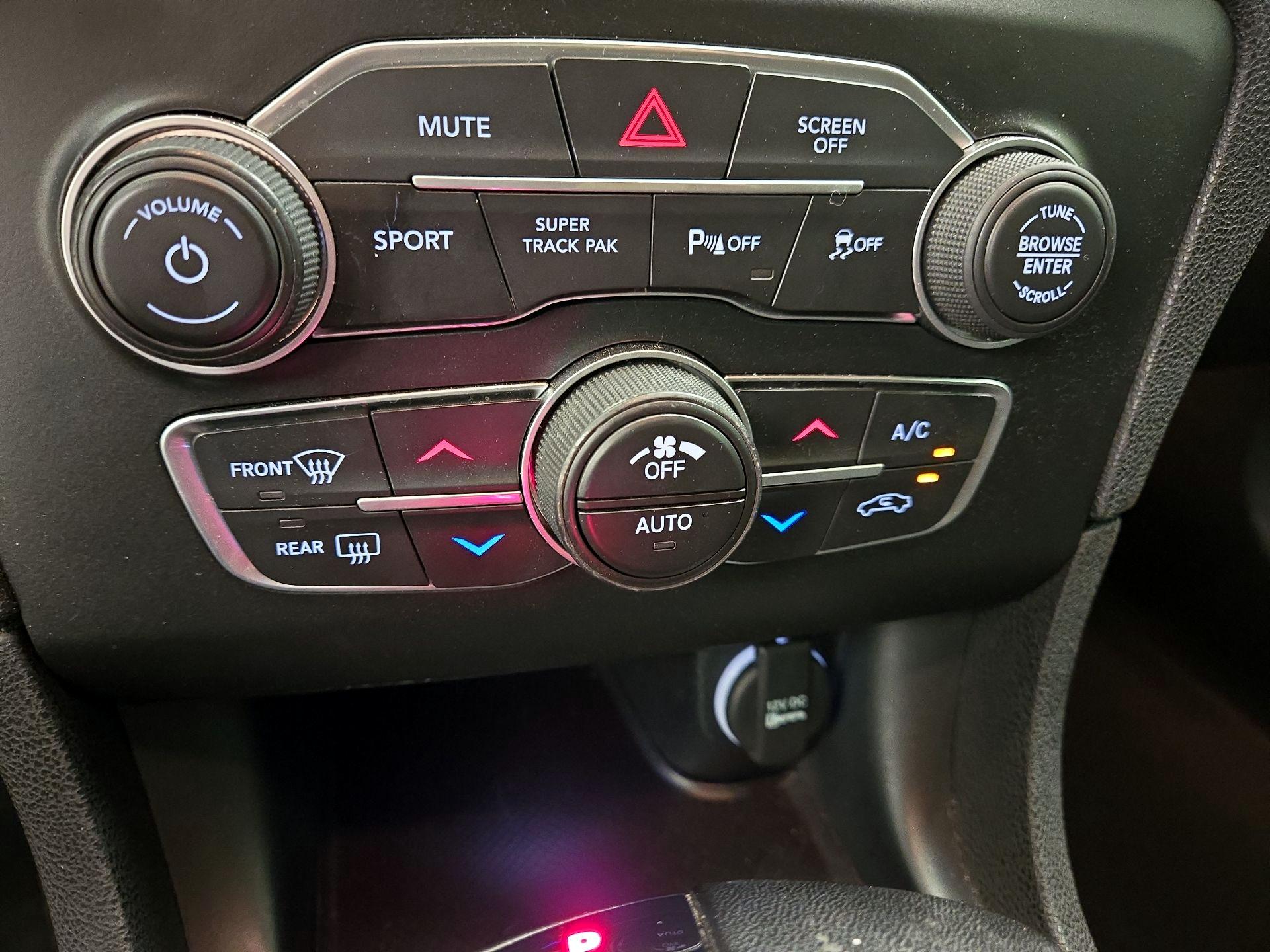 Thumbnail: 2022 Dodge Charger - 17