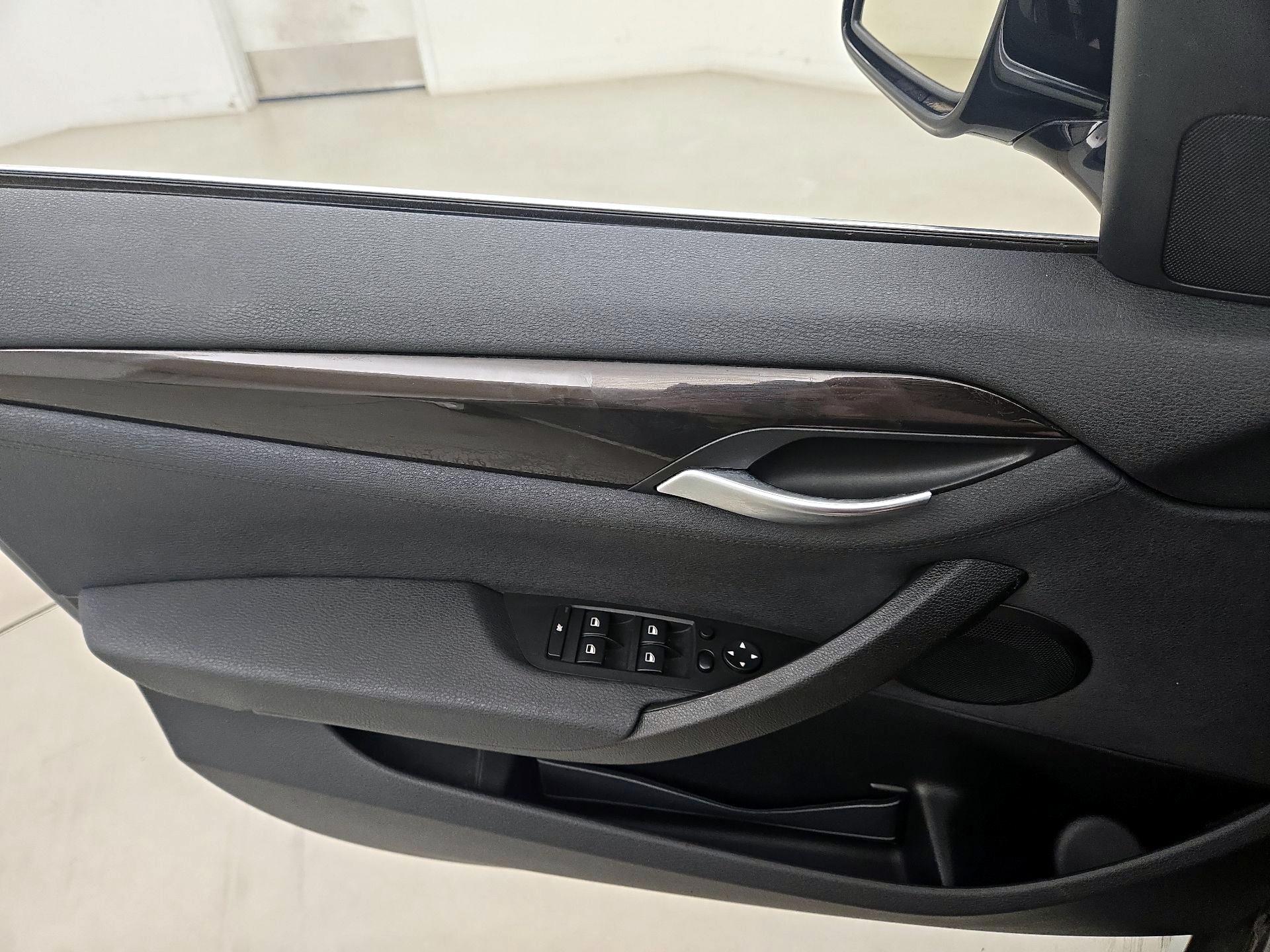 Thumbnail: 2015 BMW X1 - 12