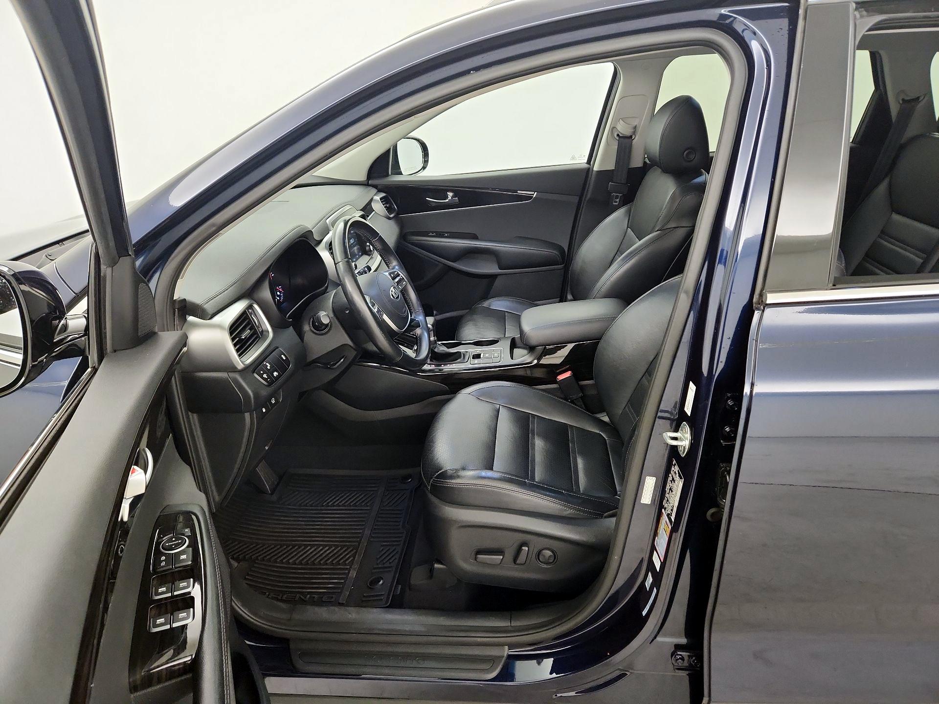 Thumbnail: 2019 Kia Sorento - 11