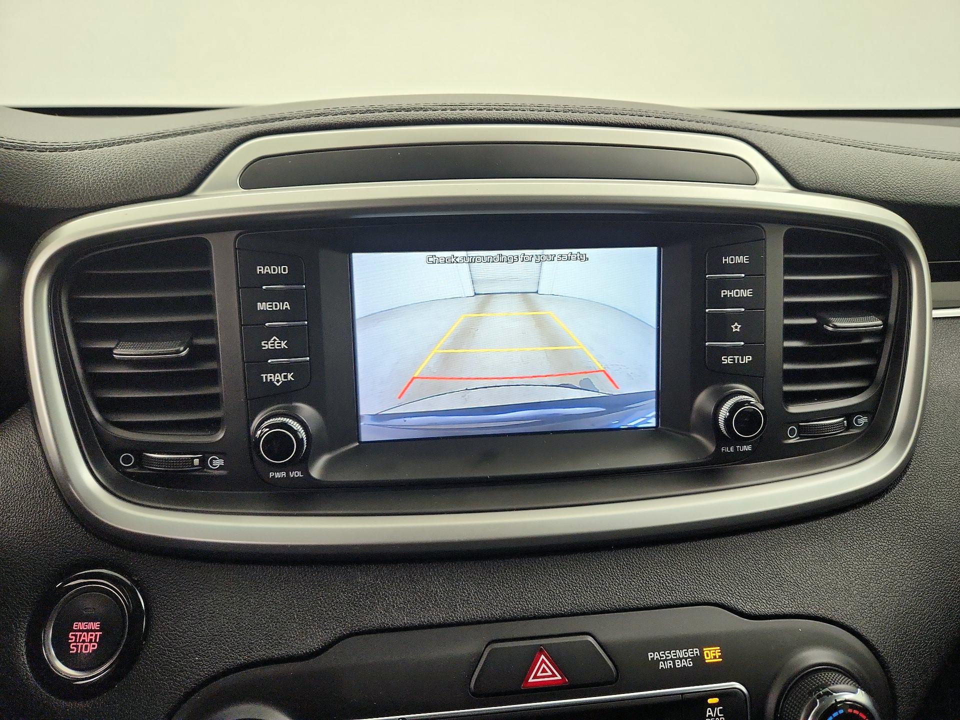 Thumbnail: 2019 Kia Sorento - 14