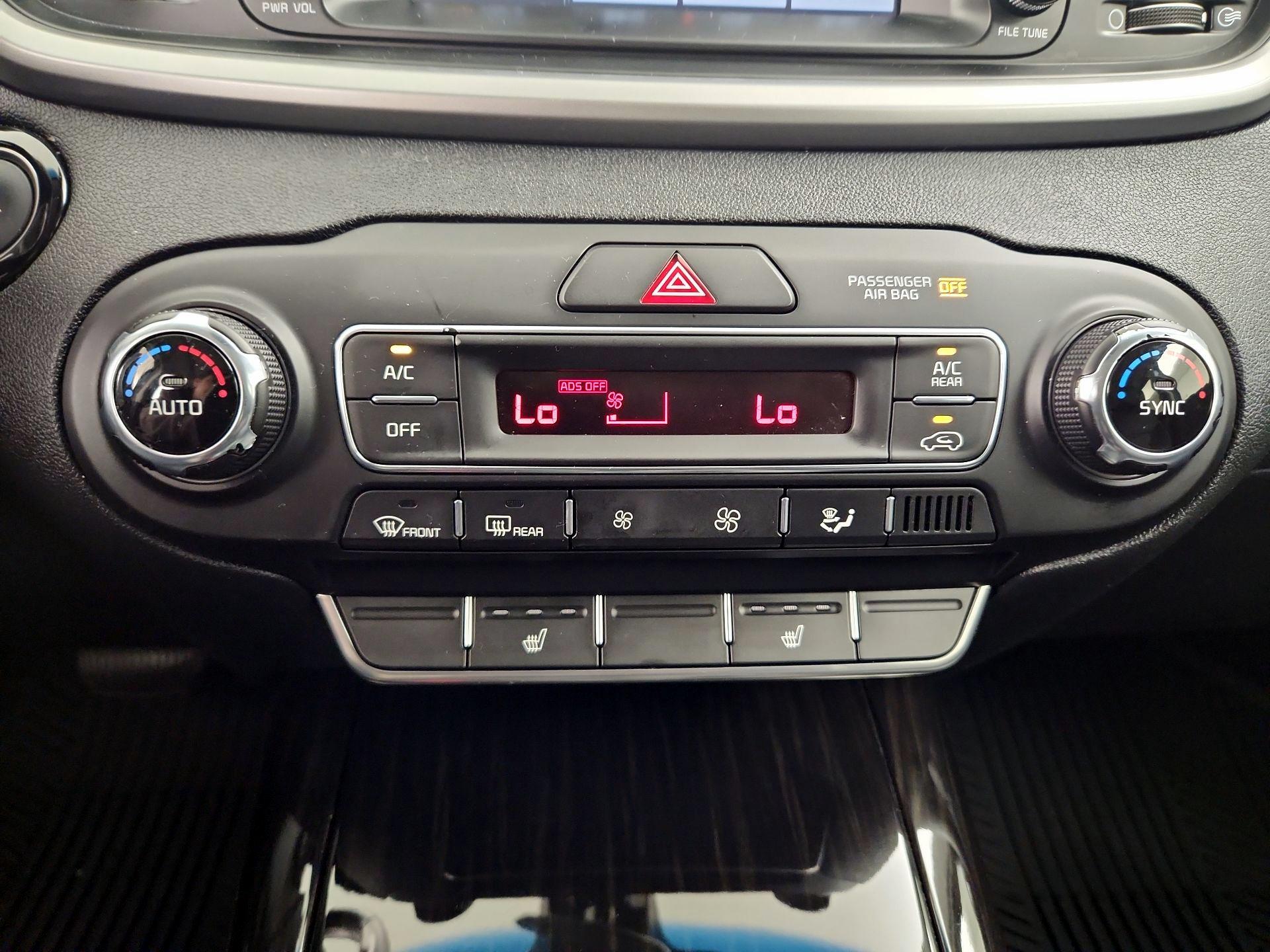 Thumbnail: 2019 Kia Sorento - 16