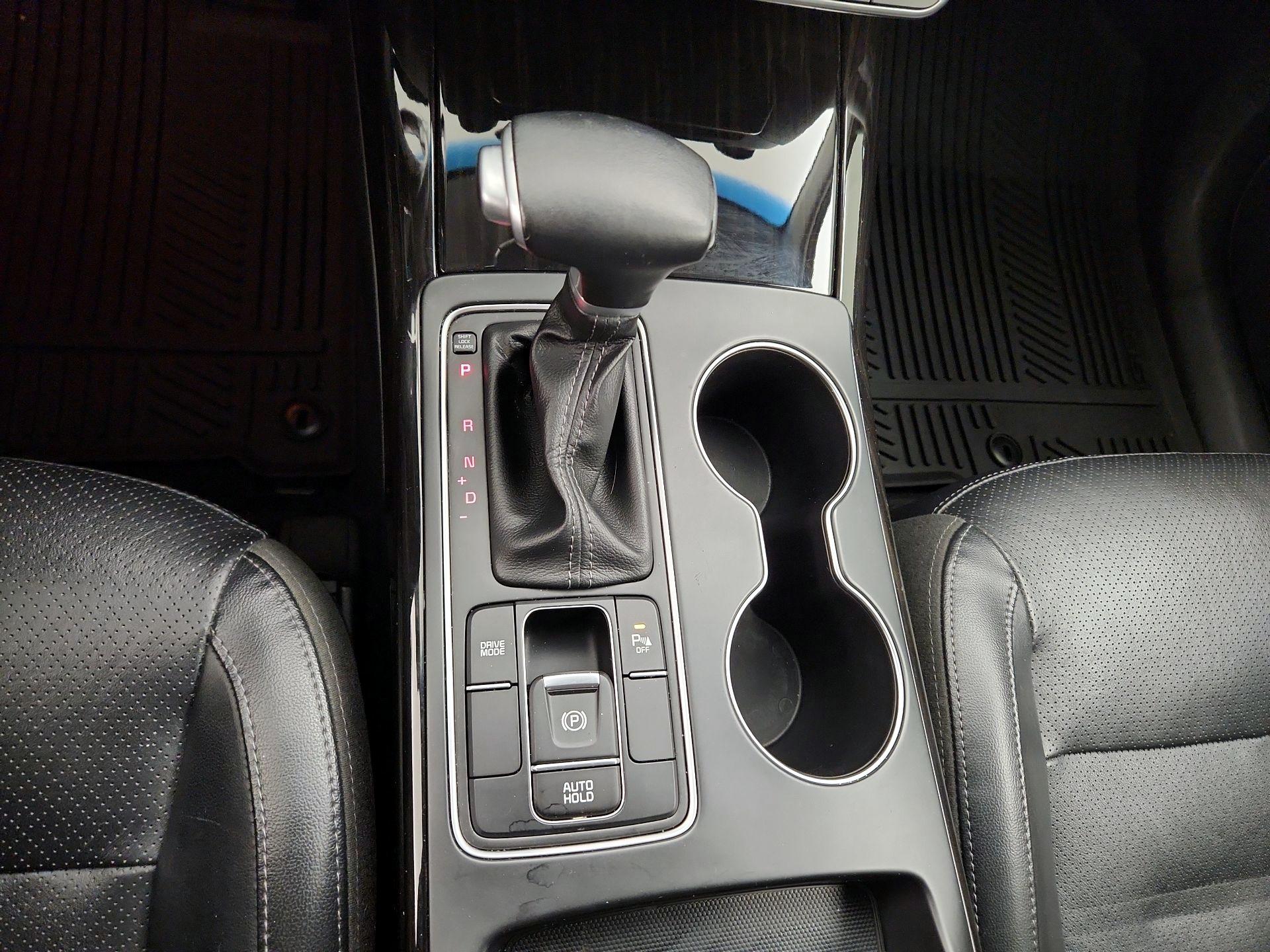 Thumbnail: 2019 Kia Sorento - 17