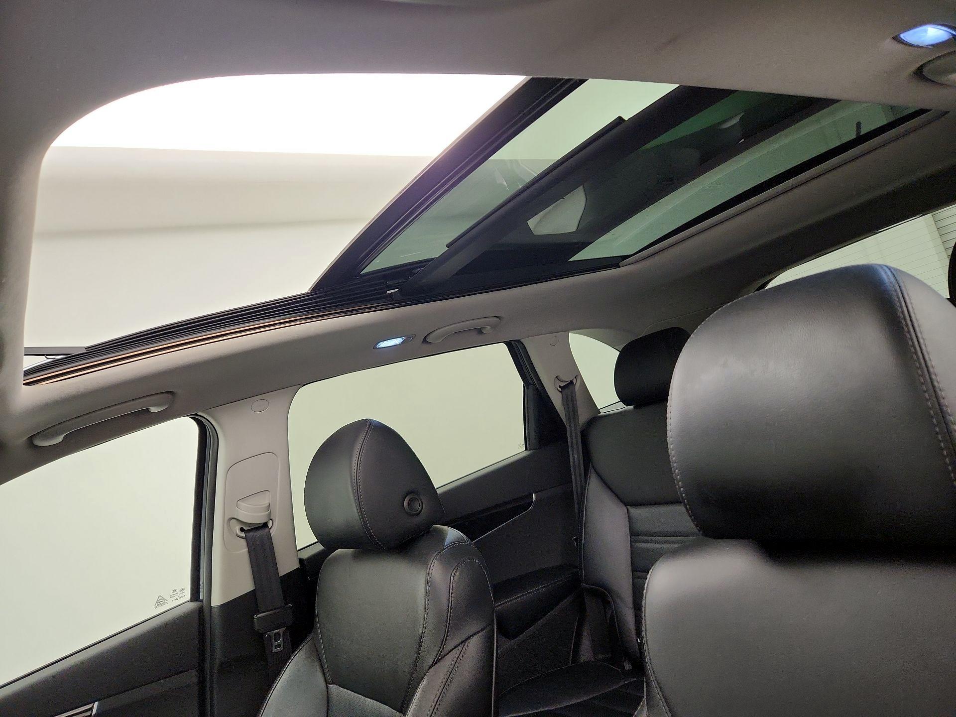 Thumbnail: 2019 Kia Sorento - 19