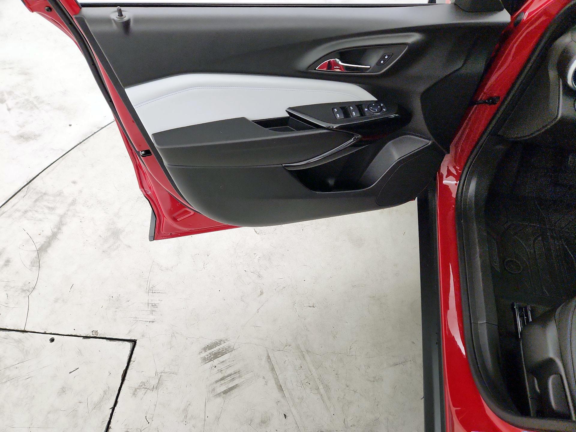 Thumbnail: 2026 Chevrolet Trax - 12