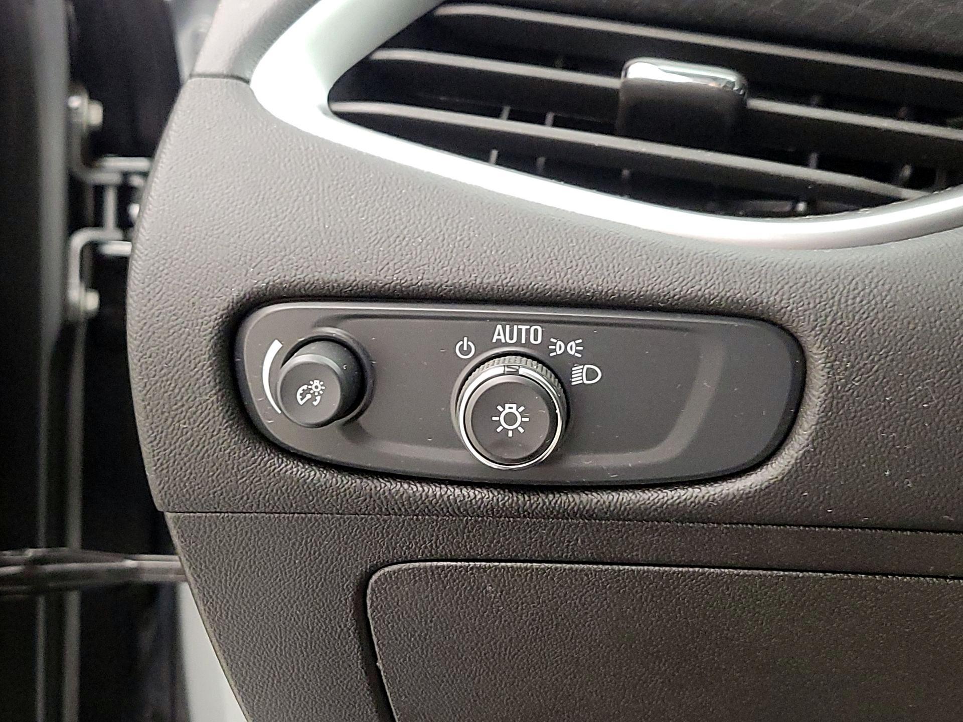 Thumbnail: 2025 Chevrolet Malibu - 13