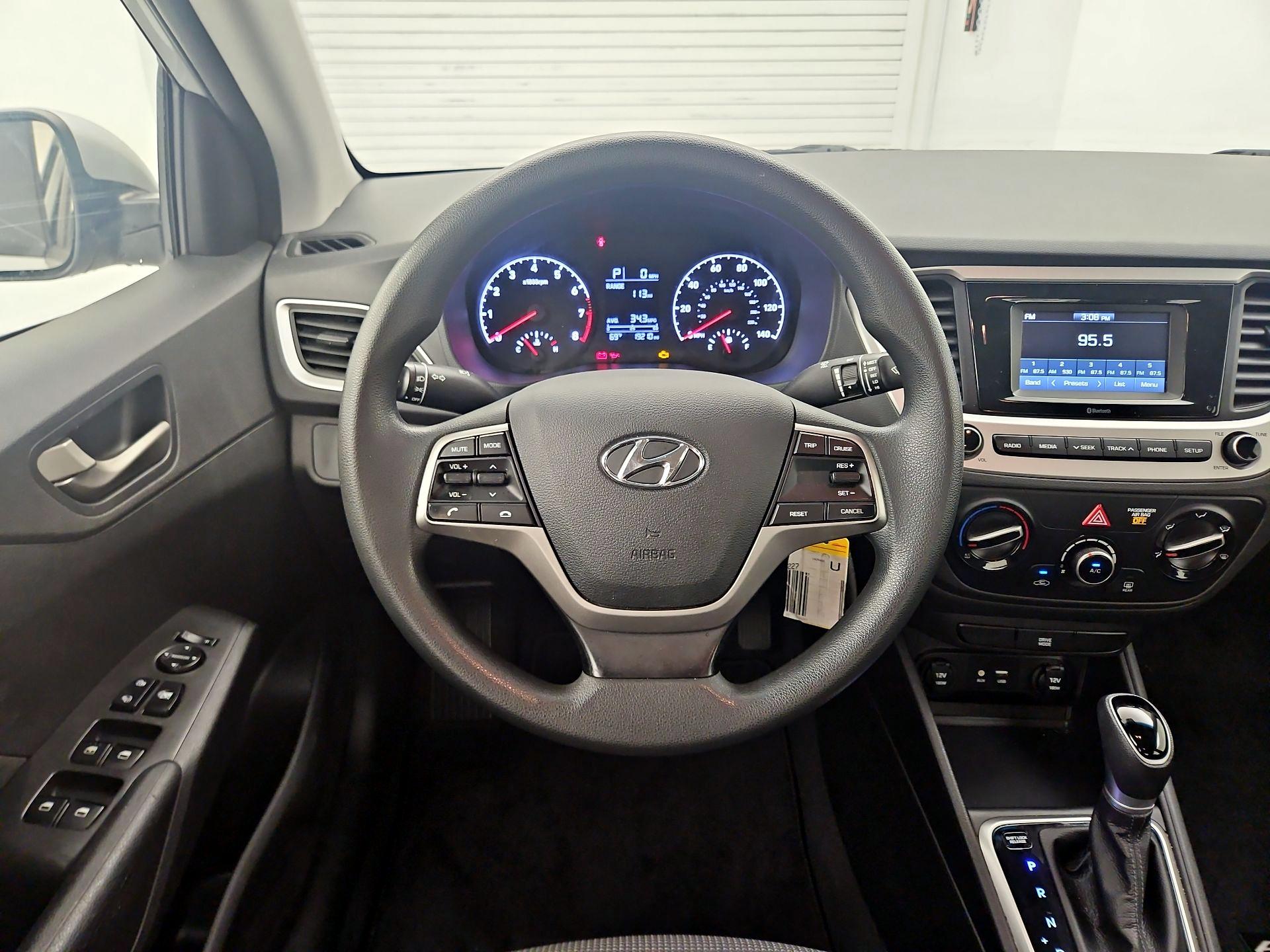 Thumbnail: 2022 Hyundai Accent - 10
