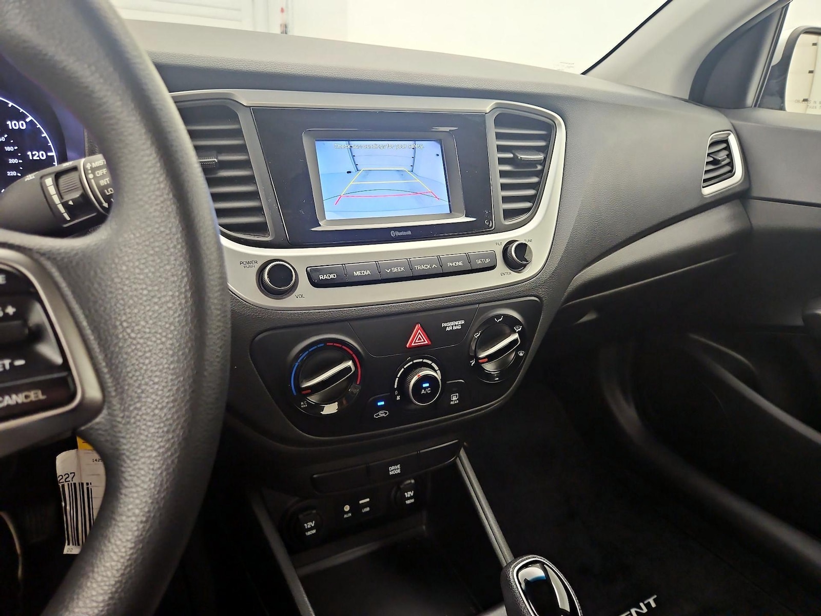 2022 Hyundai Accent SE - Photo 15