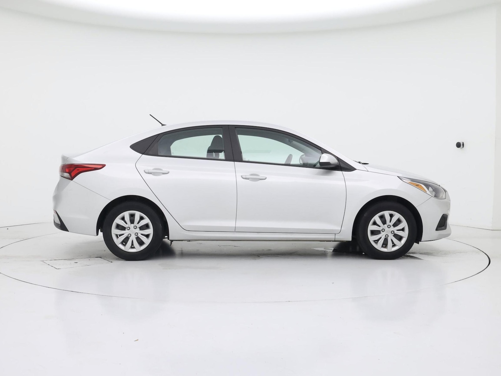 2022 Hyundai Accent SE - Photo 8