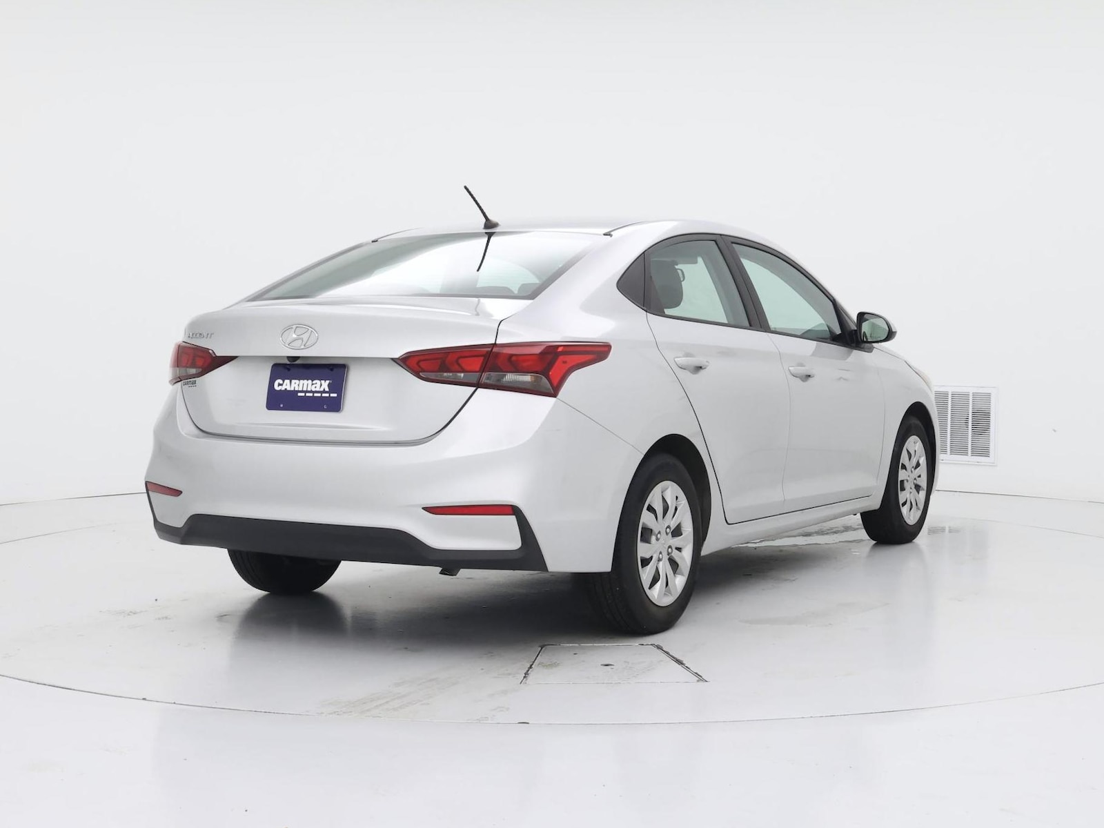 2022 Hyundai Accent SE - Photo 9