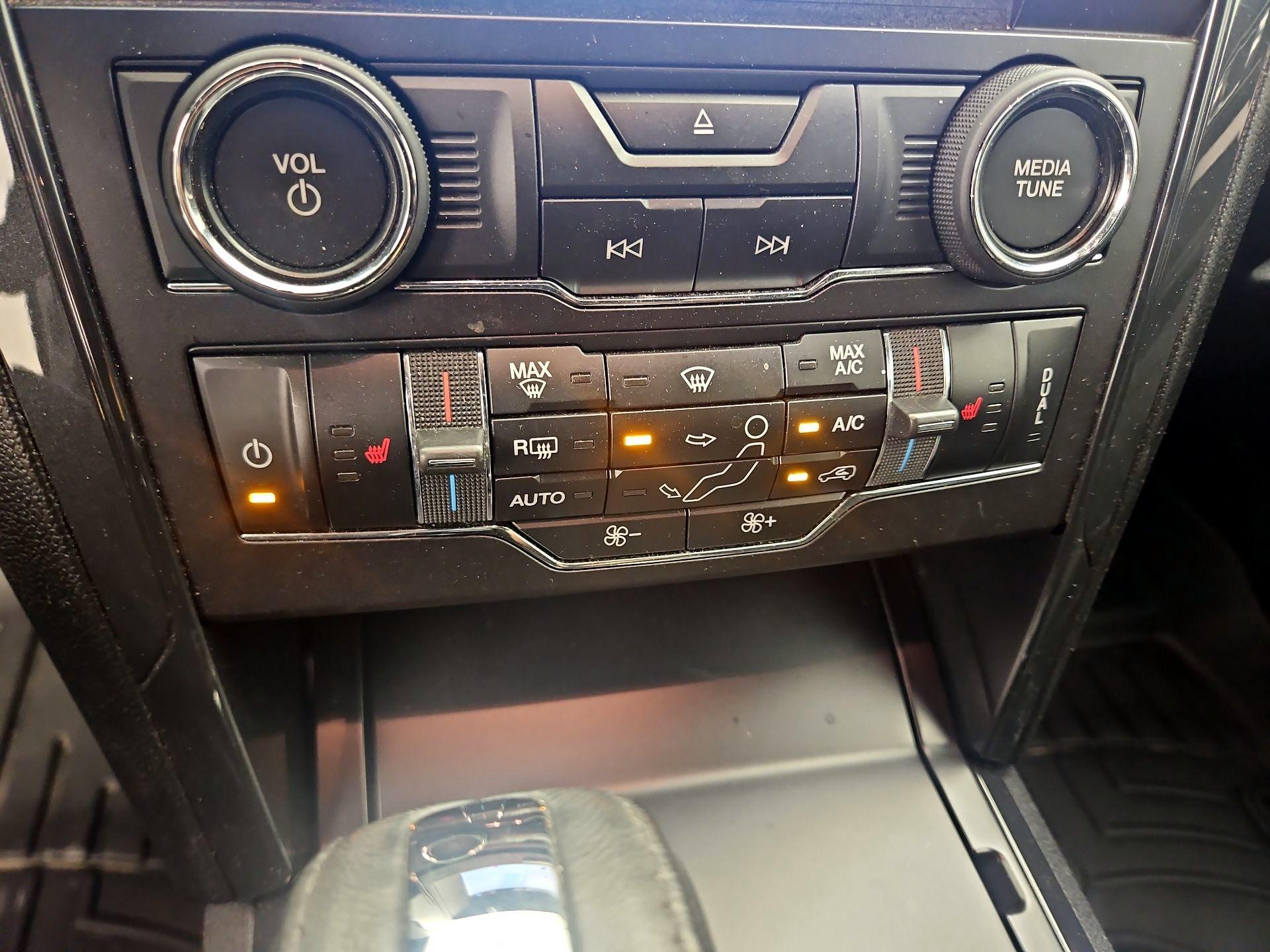 Thumbnail: 2018 Ford Explorer - 17