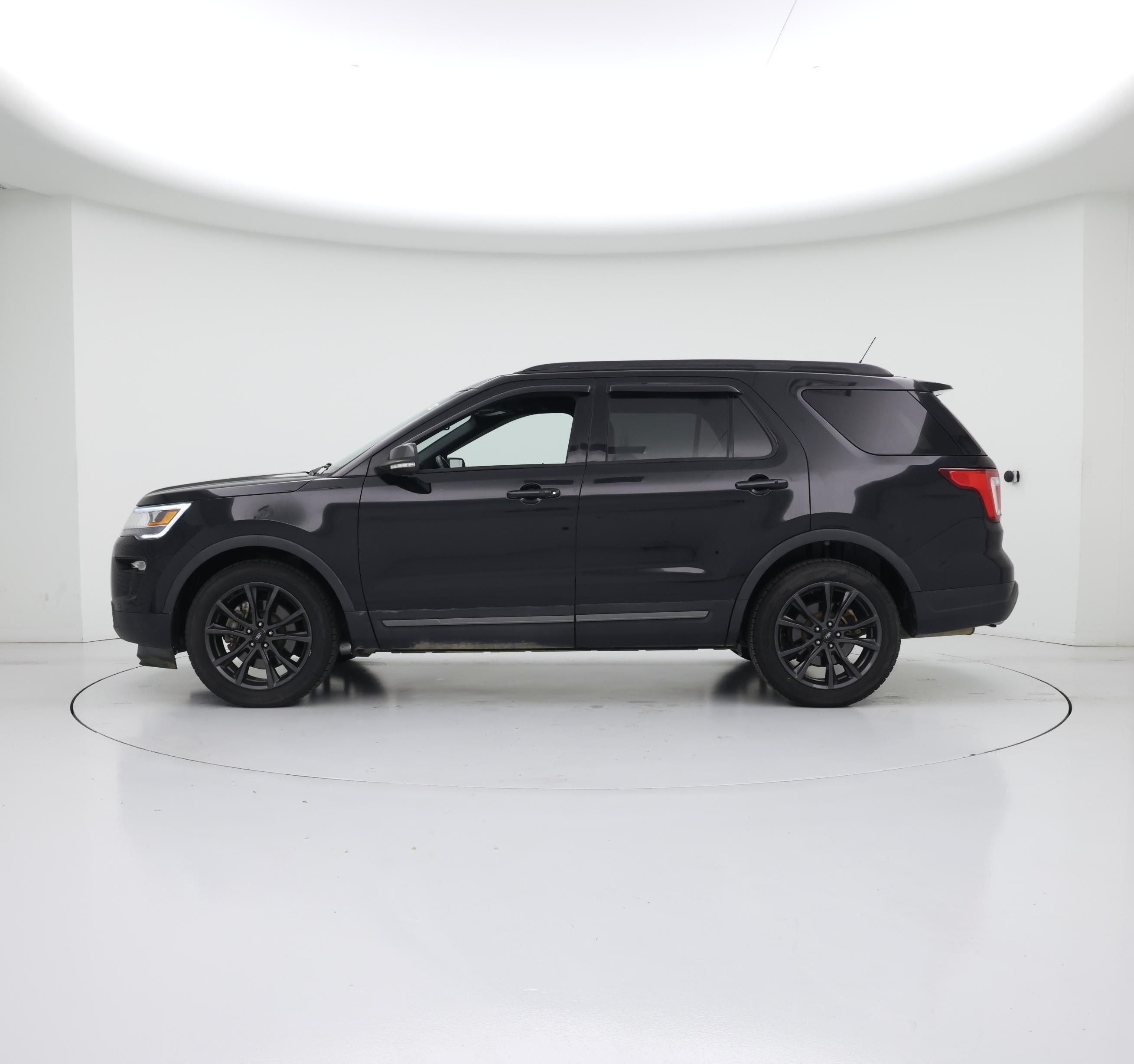 Thumbnail: 2018 Ford Explorer - 3