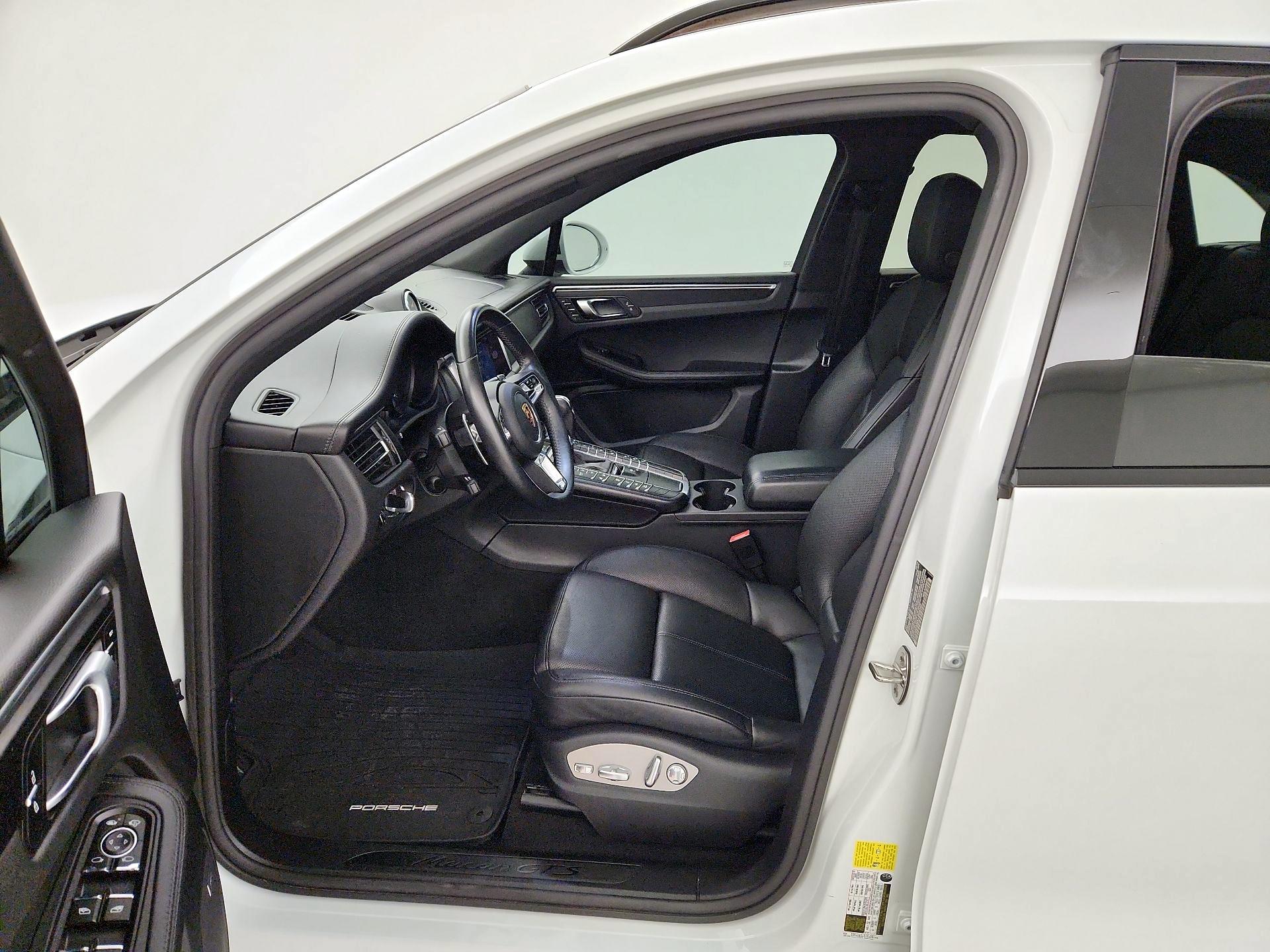 Thumbnail: 2020 Porsche Macan - 11