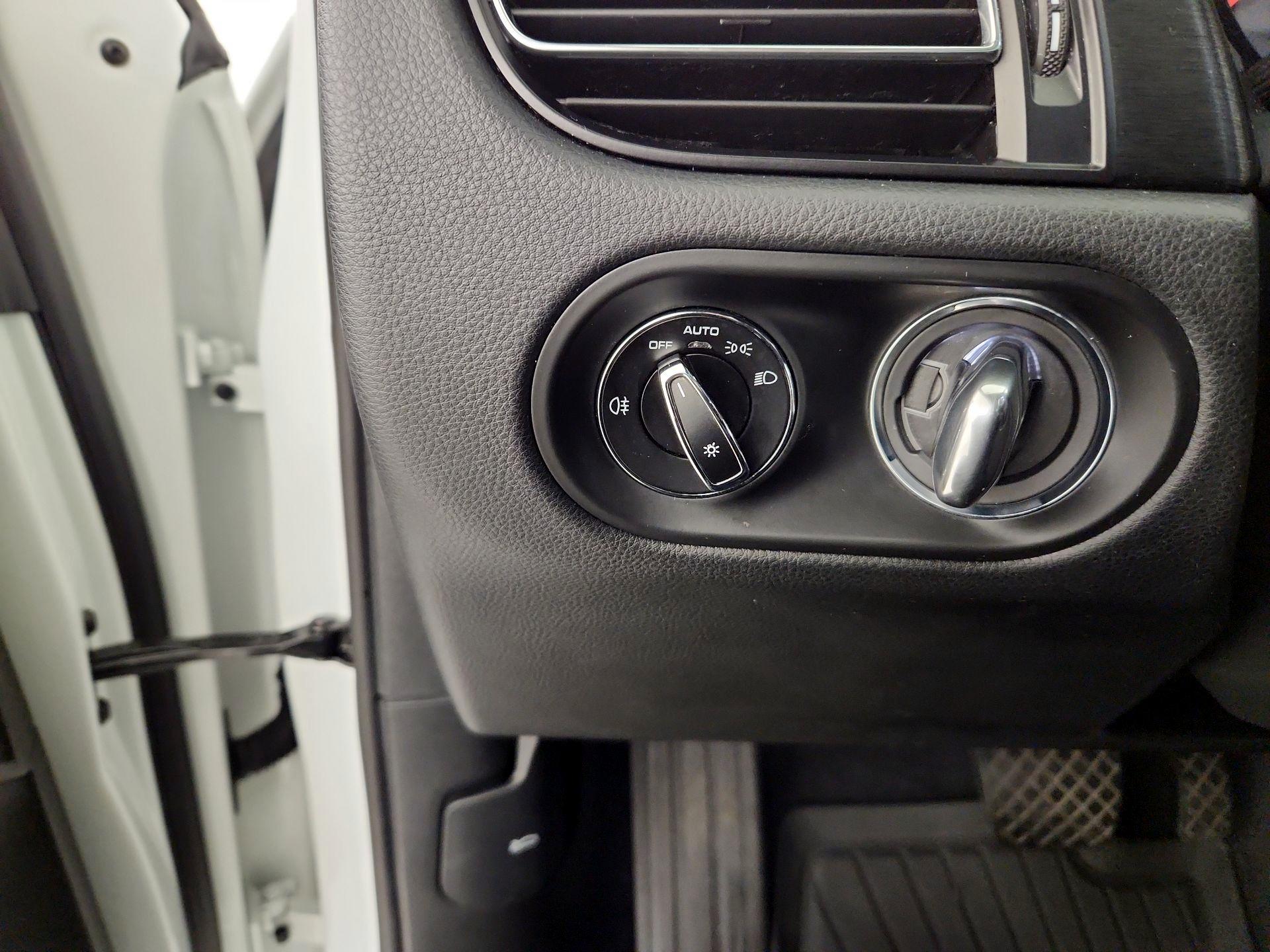 Thumbnail: 2020 Porsche Macan - 13