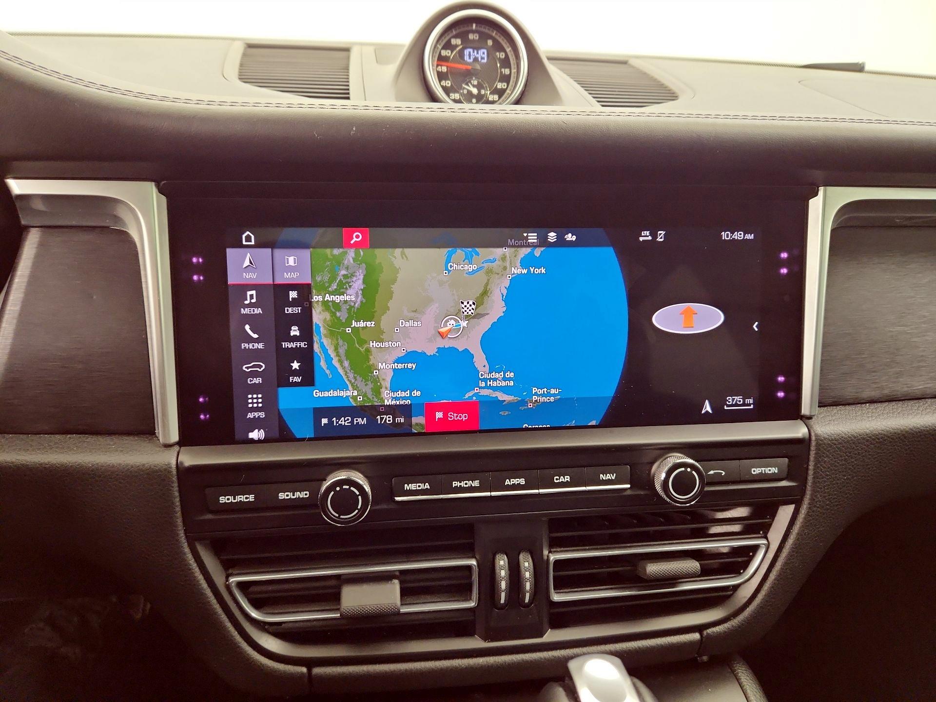 Thumbnail: 2020 Porsche Macan - 14