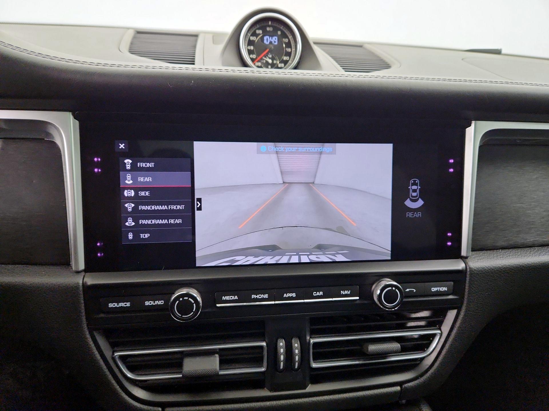 Thumbnail: 2020 Porsche Macan - 15