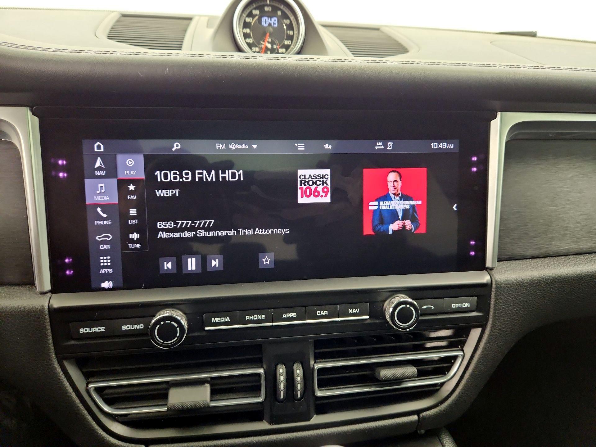 Thumbnail: 2020 Porsche Macan - 16