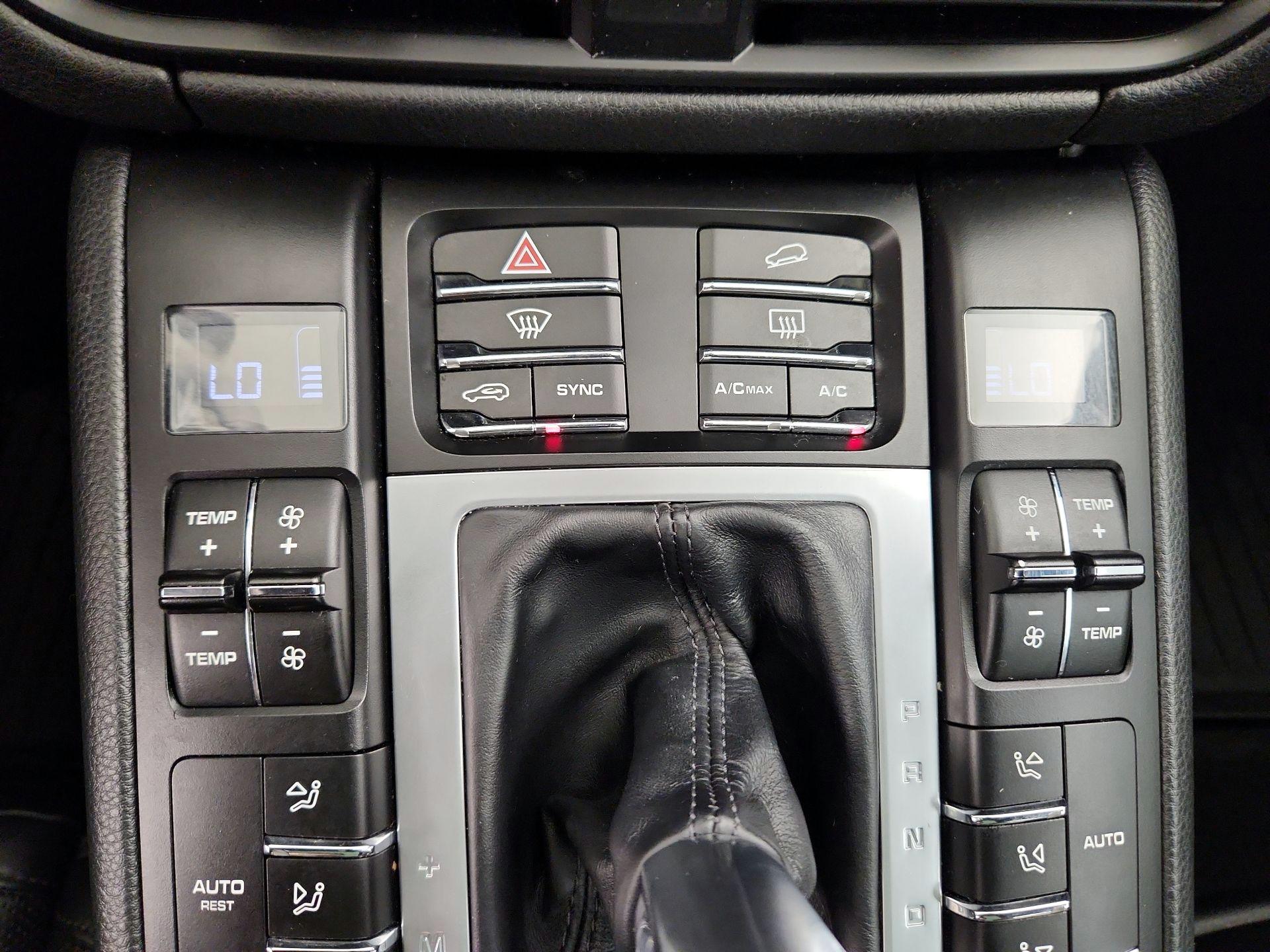 Thumbnail: 2020 Porsche Macan - 17