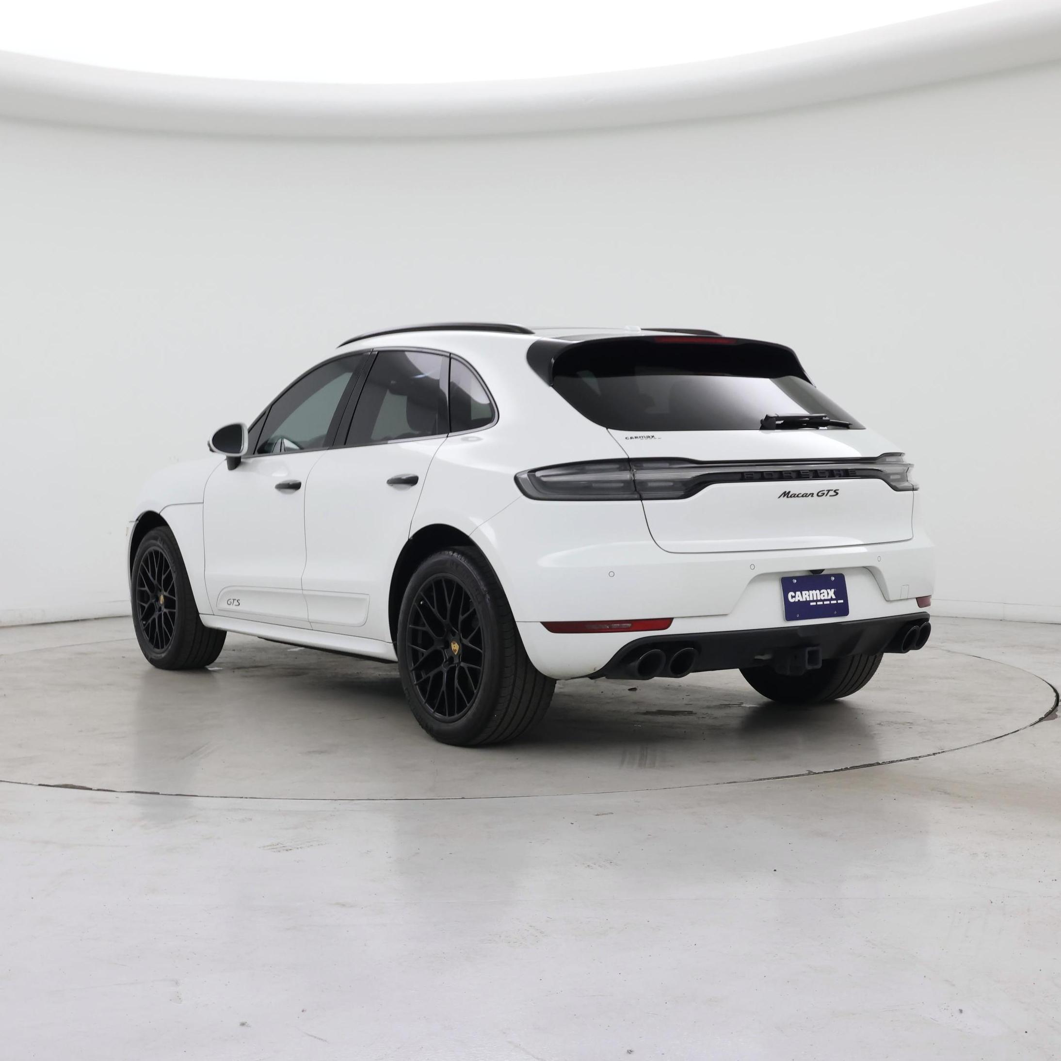 Thumbnail: 2020 Porsche Macan - 2