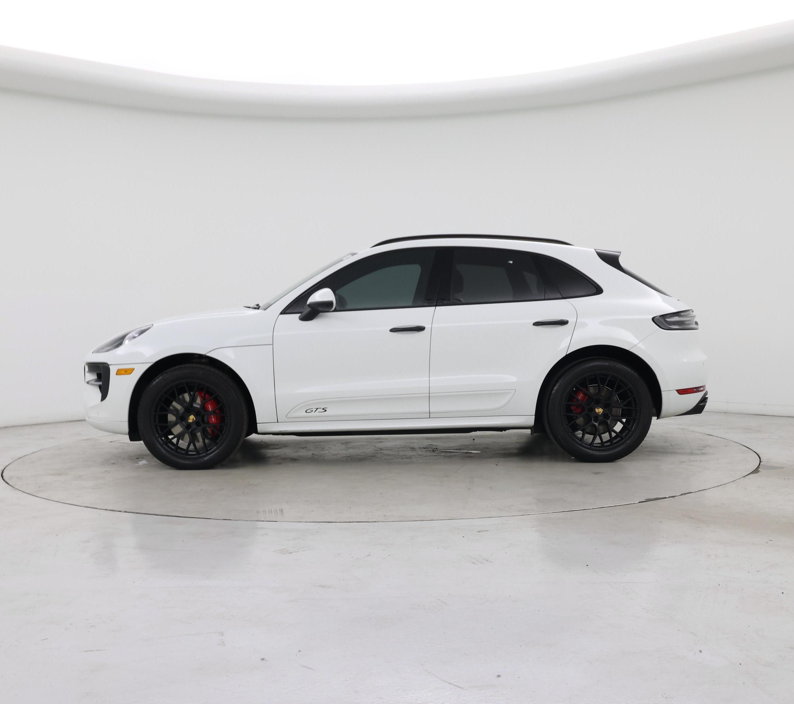 Thumbnail: 2020 Porsche Macan - 3