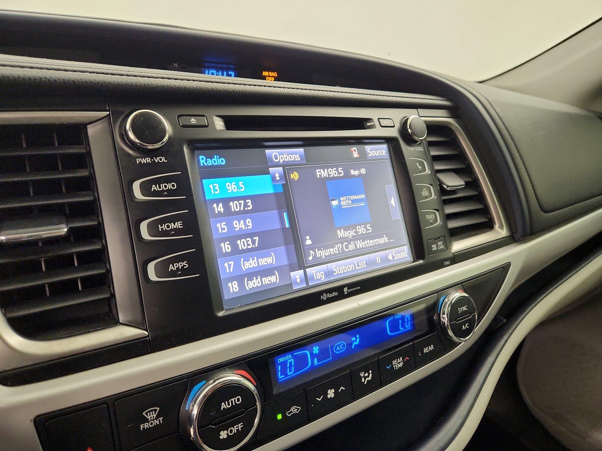 Thumbnail: 2015 Toyota Highlander - 16