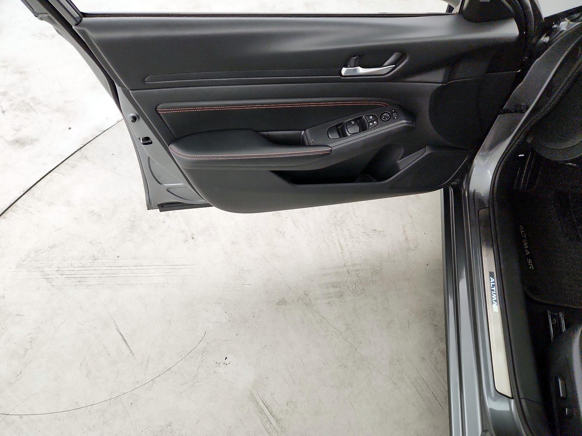 Thumbnail: 2020 Nissan Altima - 12