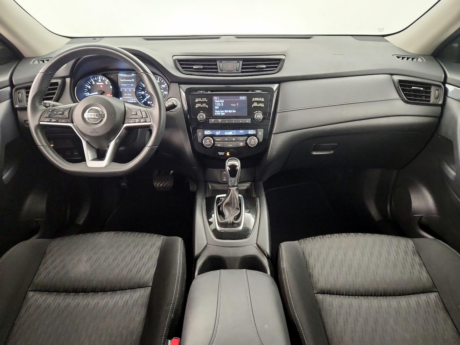 2017 Nissan Rogue SV - Photo 10