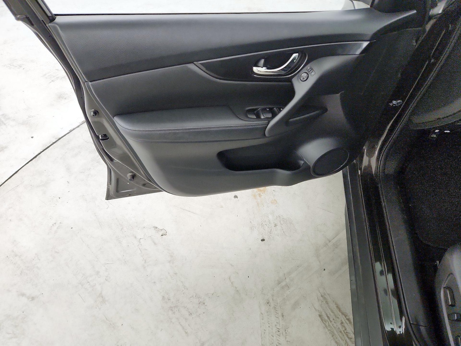 2017 Nissan Rogue SV - Photo 13