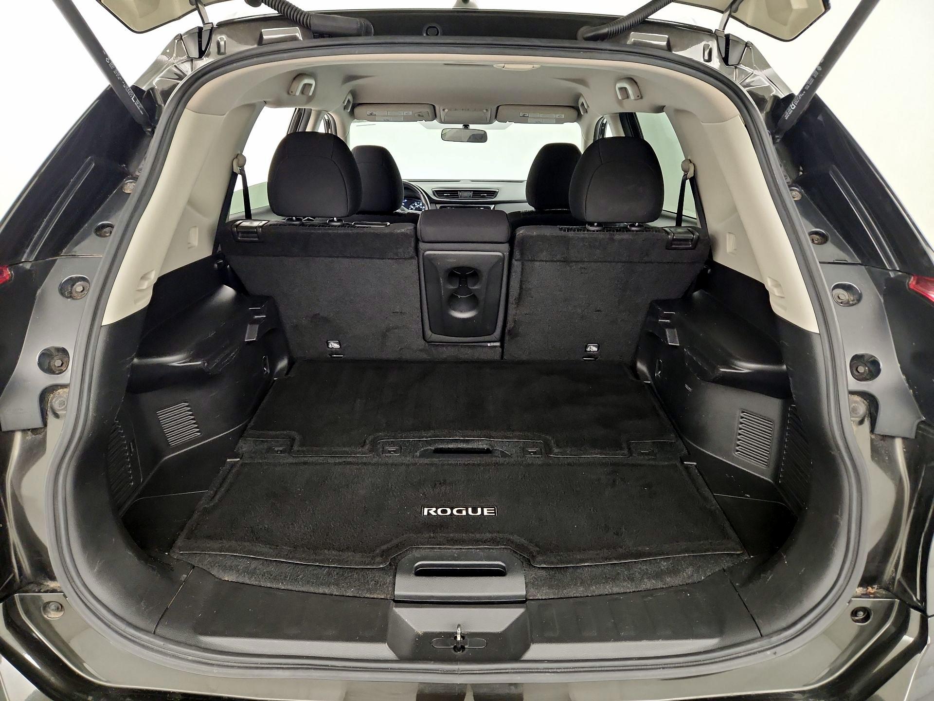 Thumbnail: 2017 Nissan Rogue - 20