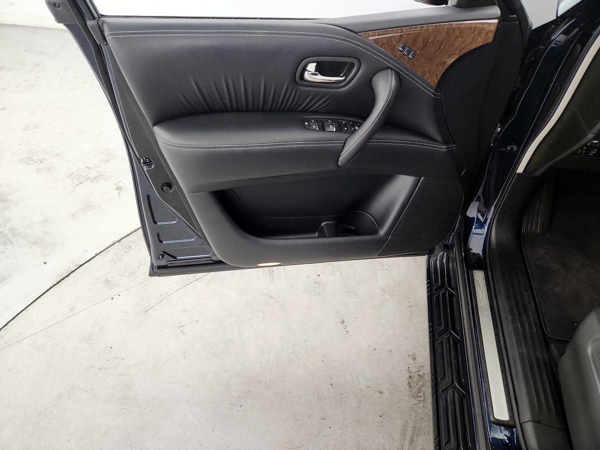 Thumbnail: 2017 INFINITI QX80 - 12