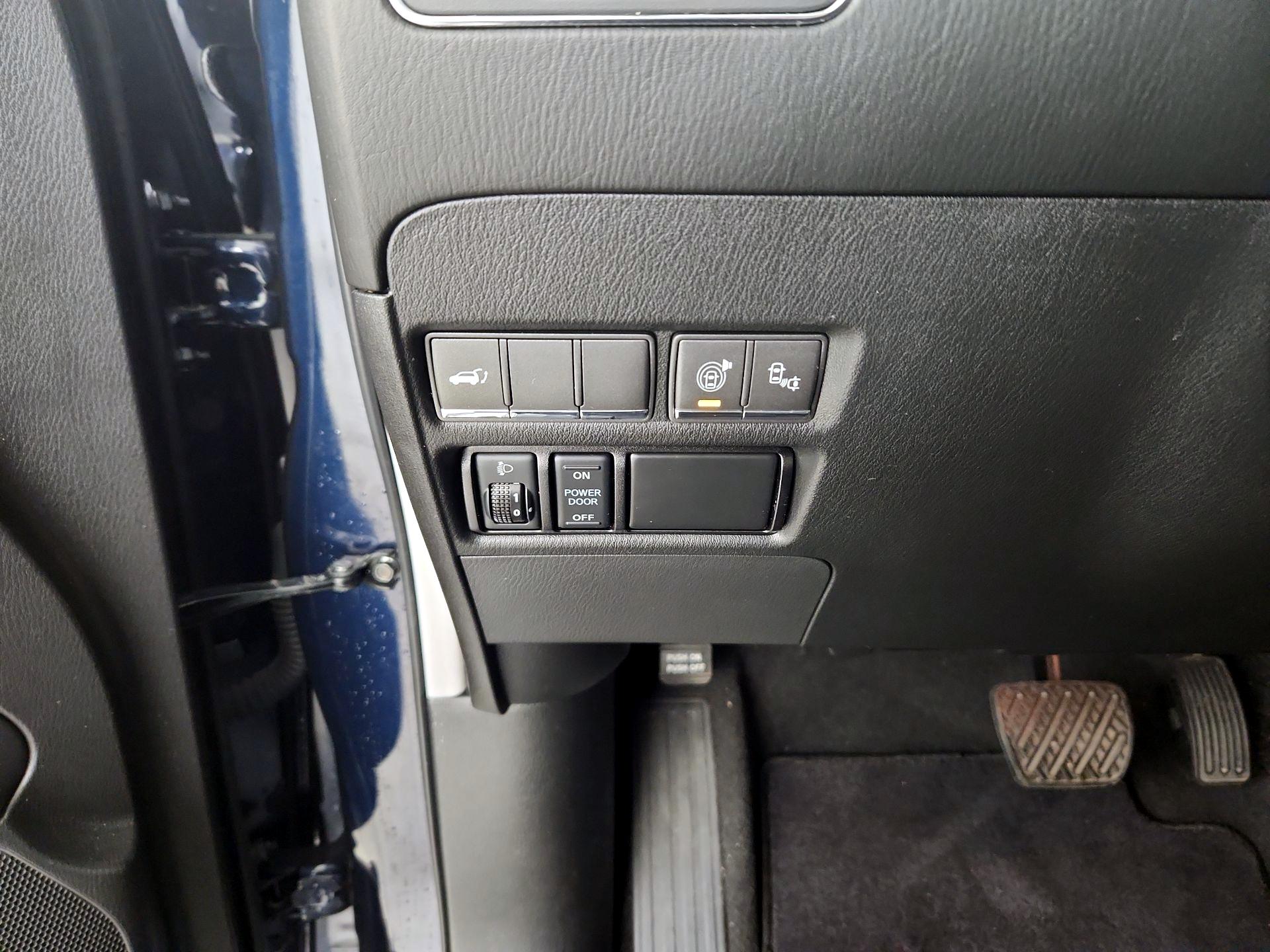 Thumbnail: 2017 INFINITI QX80 - 13