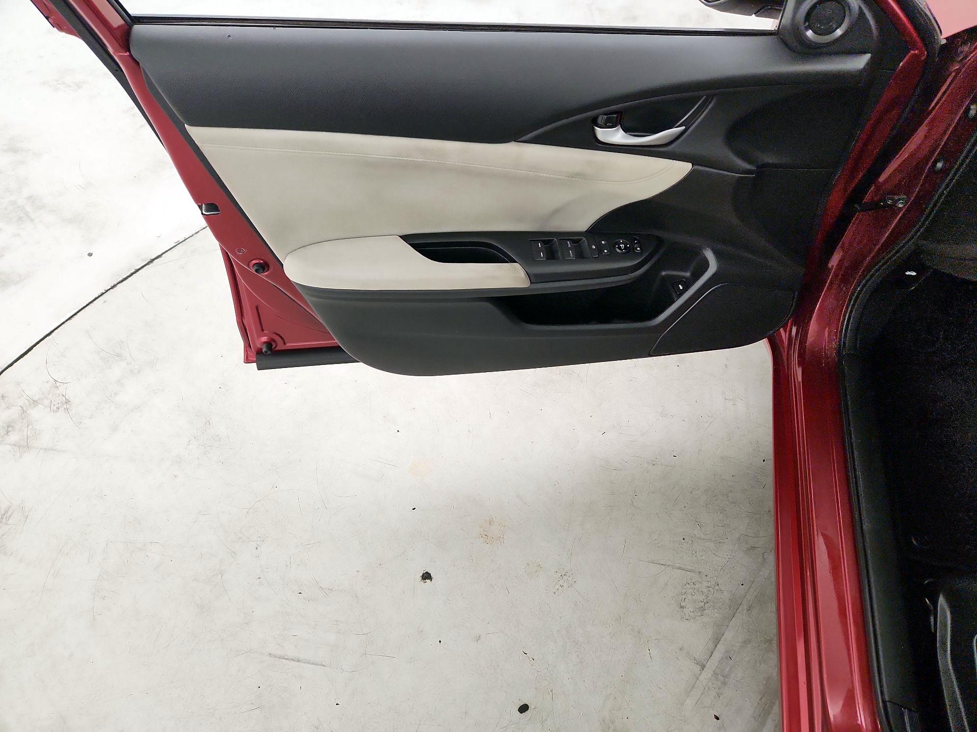 Thumbnail: 2021 Honda Insight - 12