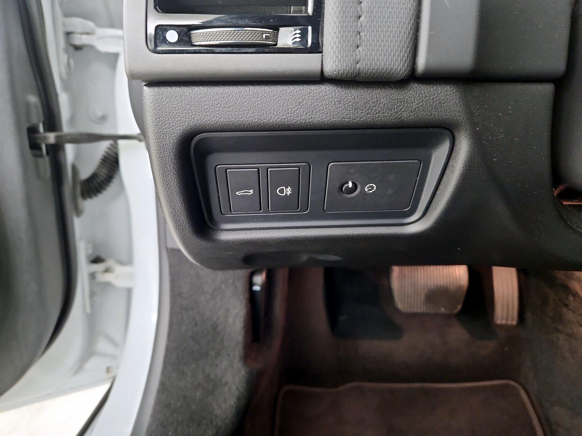 Thumbnail: 2017 Jaguar F-Type - 13