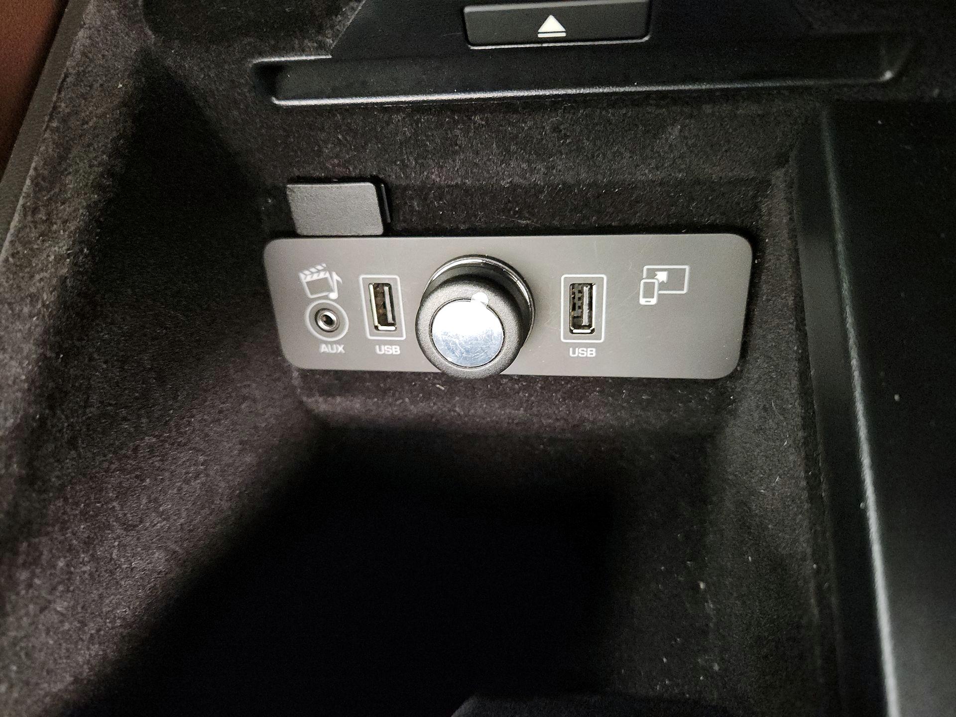 Thumbnail: 2017 Jaguar F-Type - 19