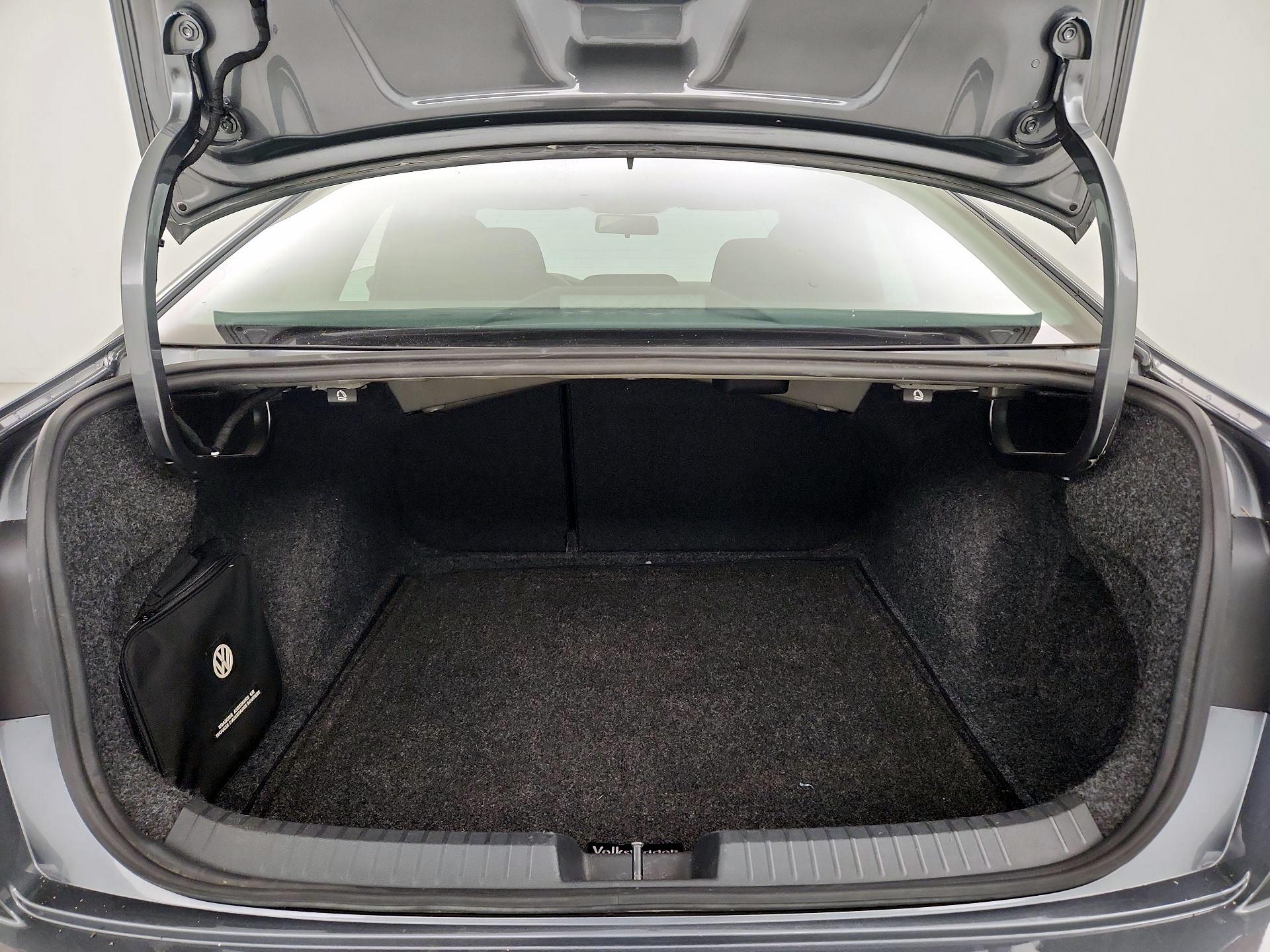 Thumbnail: 2019 Volkswagen Jetta - 20