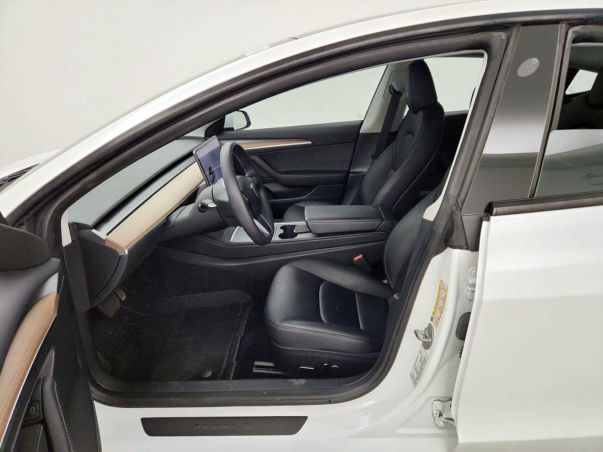 Thumbnail: 2023 Tesla Model 3 - 11