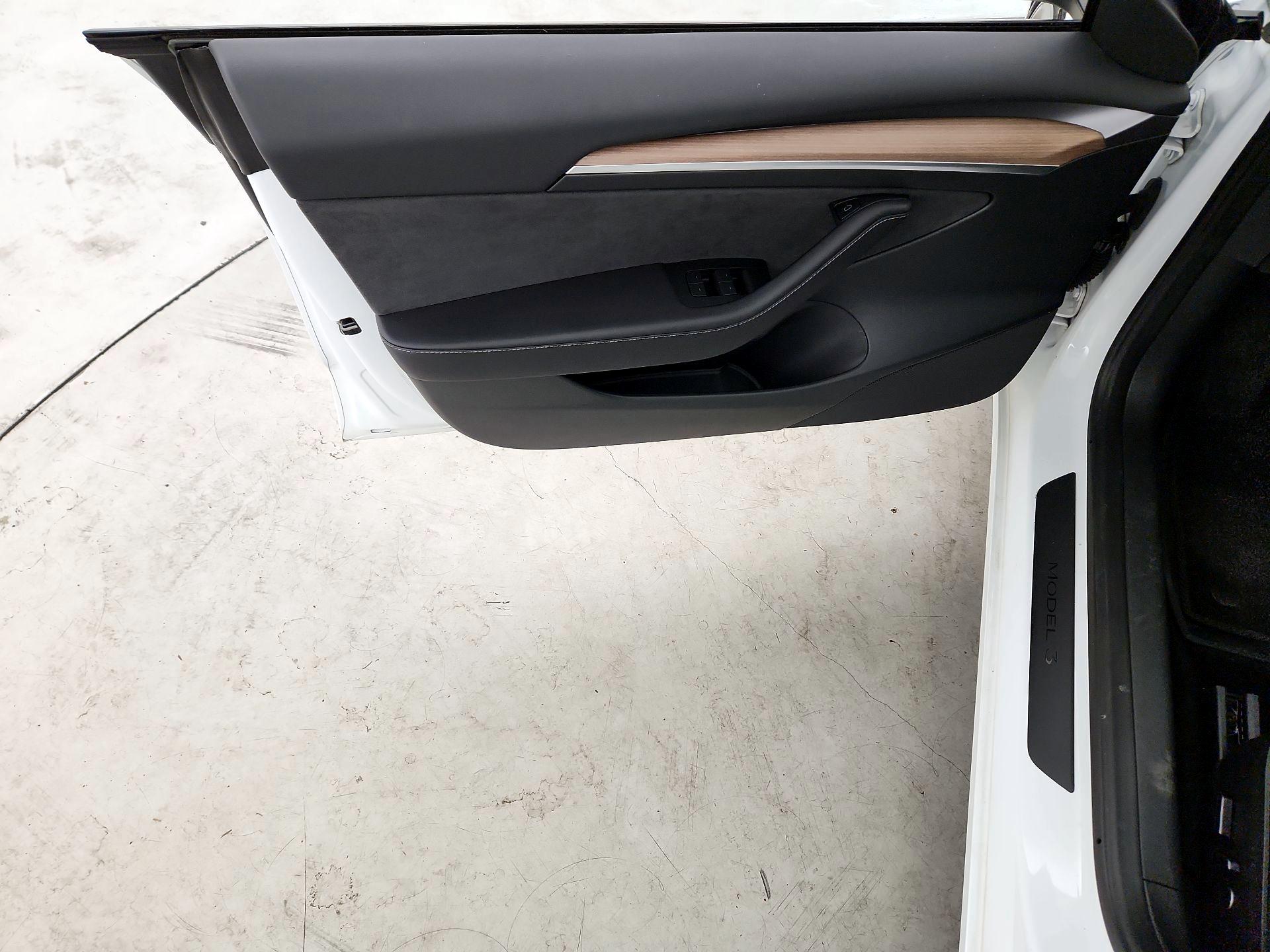 Thumbnail: 2023 Tesla Model 3 - 12