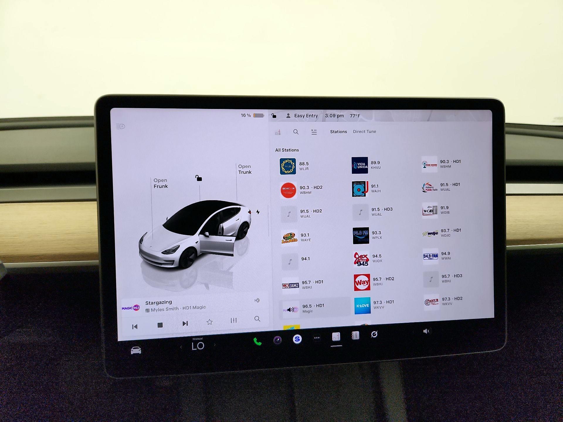 Thumbnail: 2023 Tesla Model 3 - 15